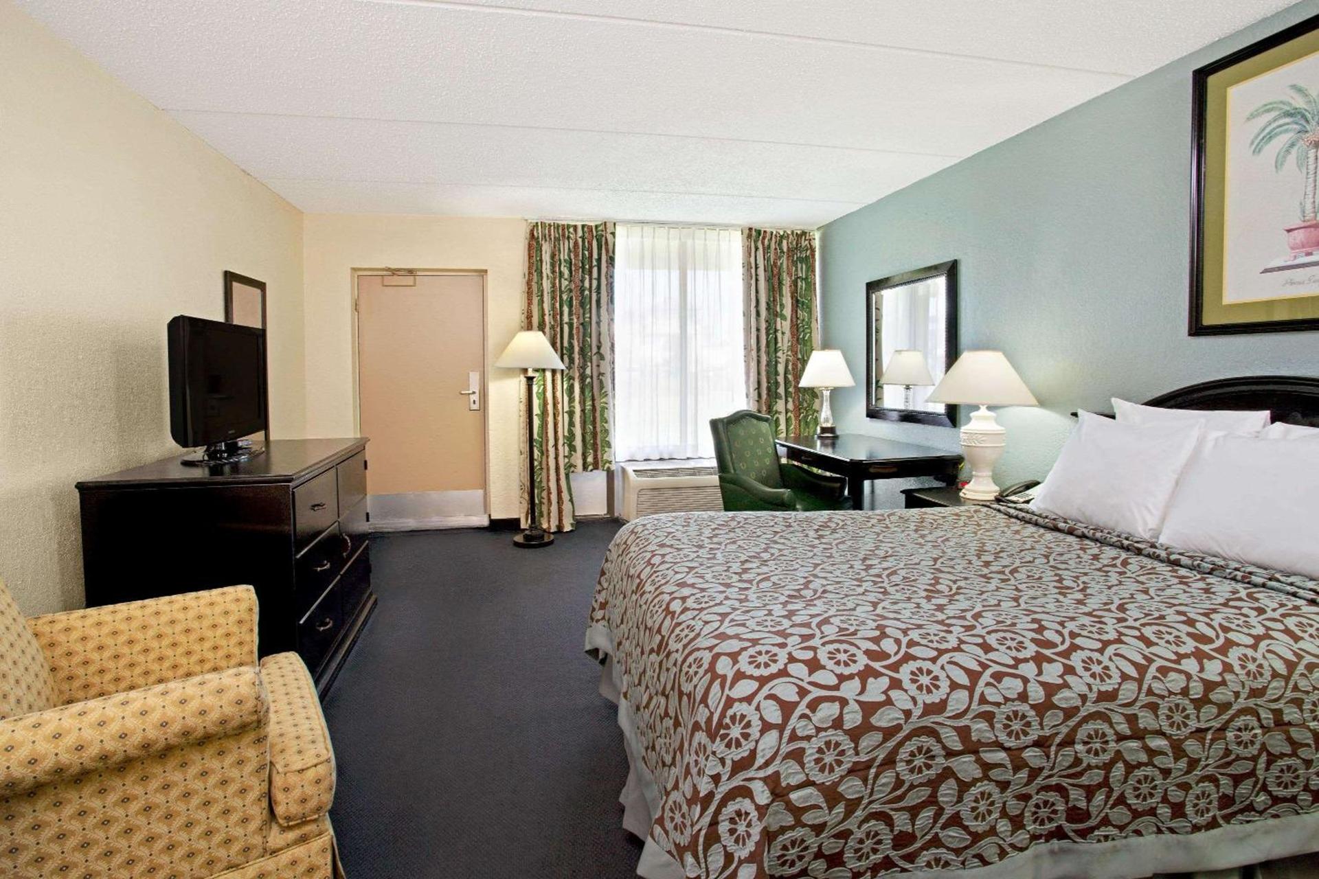 Days Inn by Wyndham Orlando Airport Florida Mall photo 7
