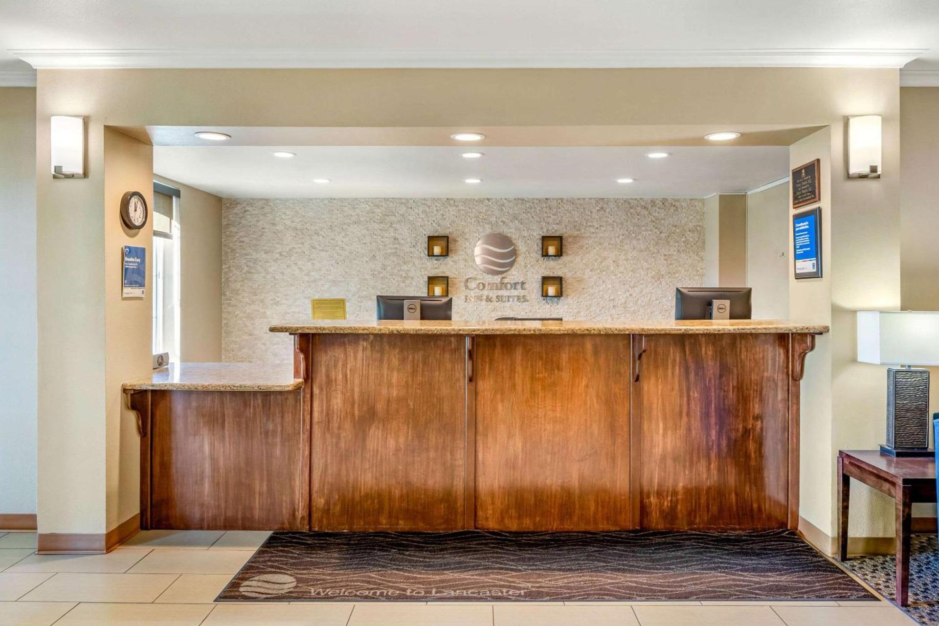 Comfort Inn & Suites Lancaster Antelope Valley photo 3
