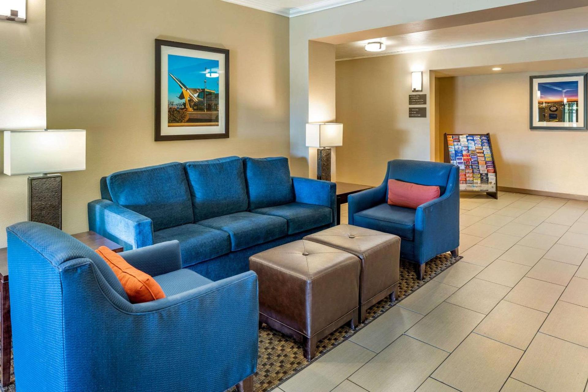 Comfort Inn & Suites Lancaster Antelope Valley photo 4