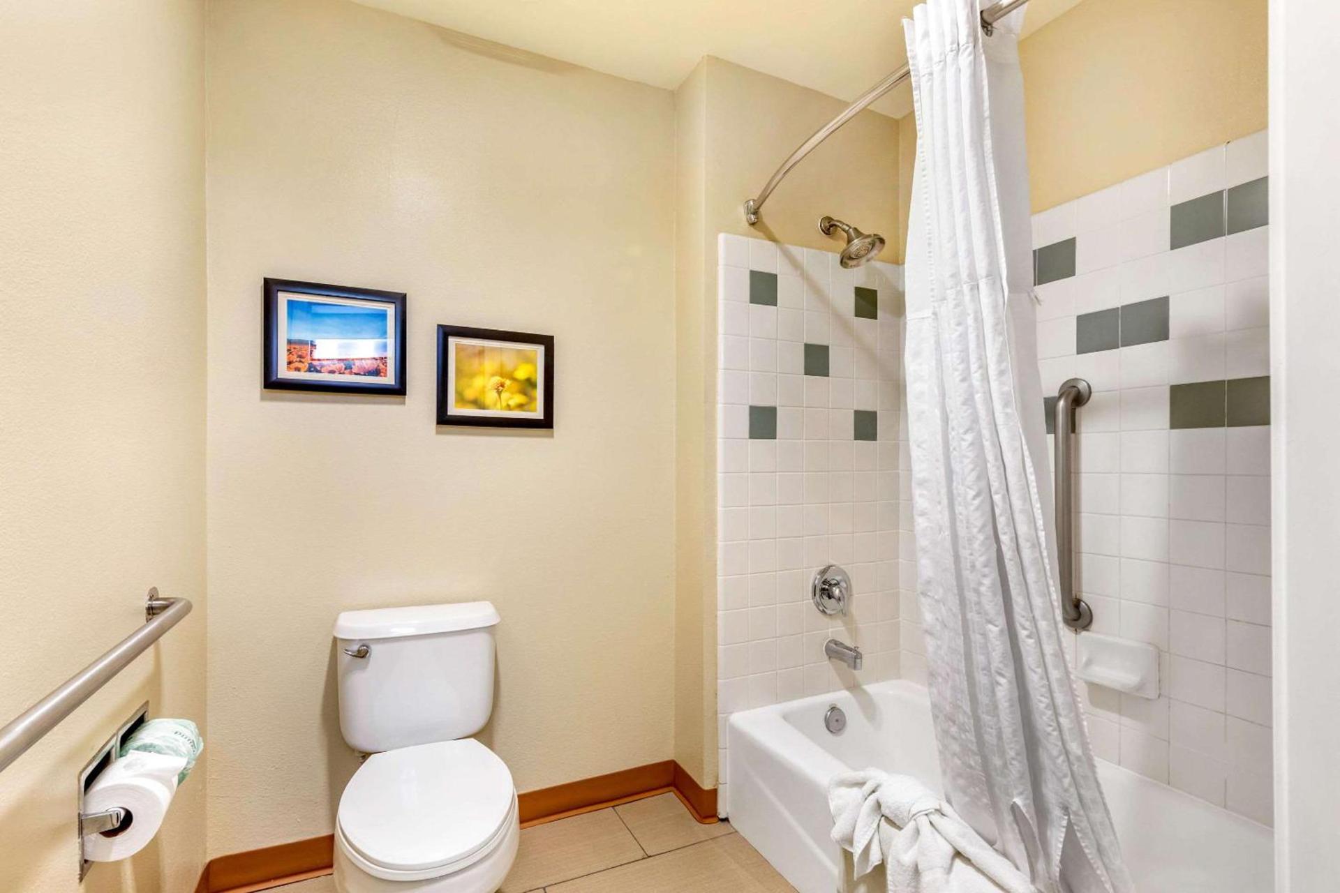 Comfort Inn & Suites Lancaster Antelope Valley photo 11