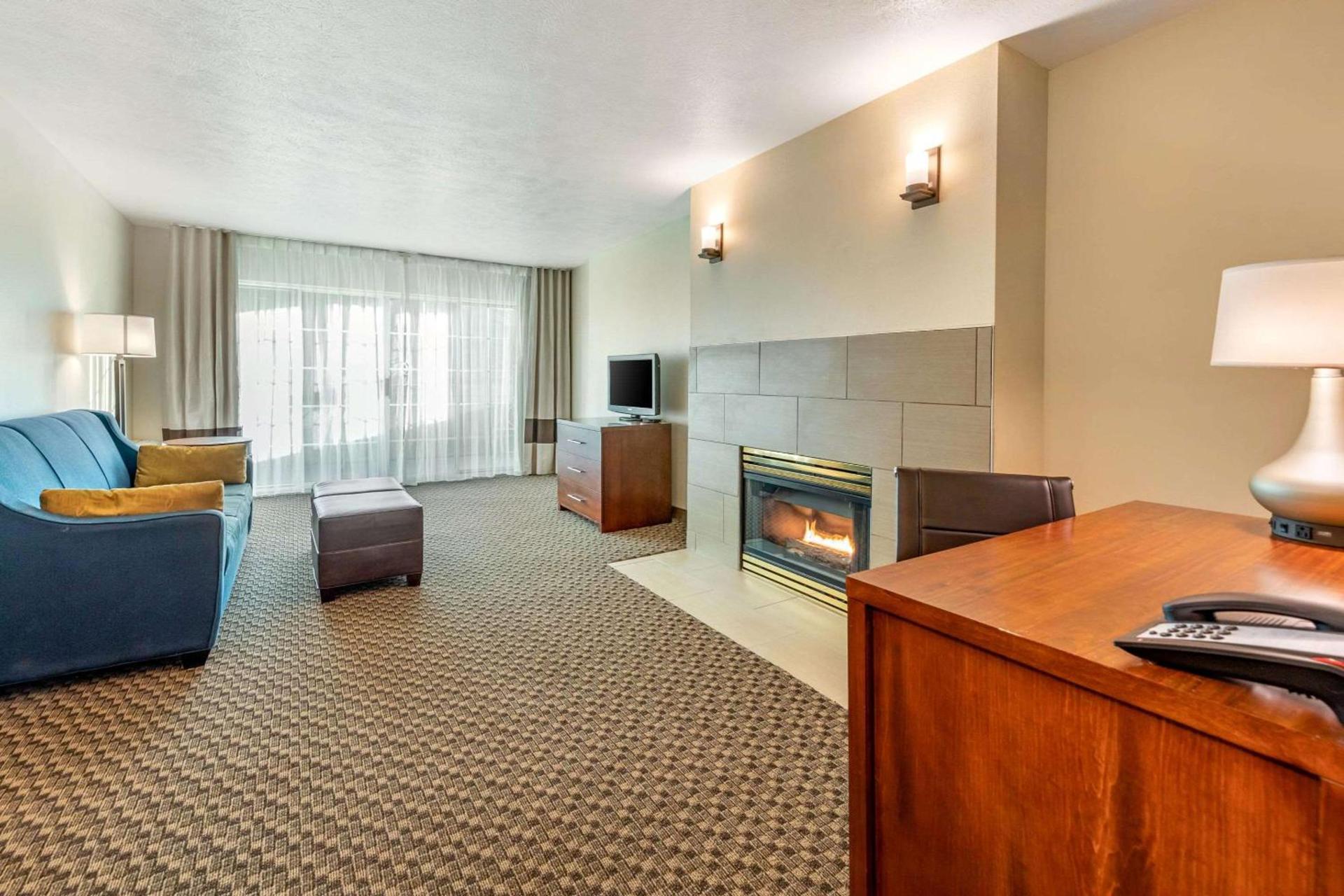 Comfort Inn & Suites Lancaster Antelope Valley photo 23