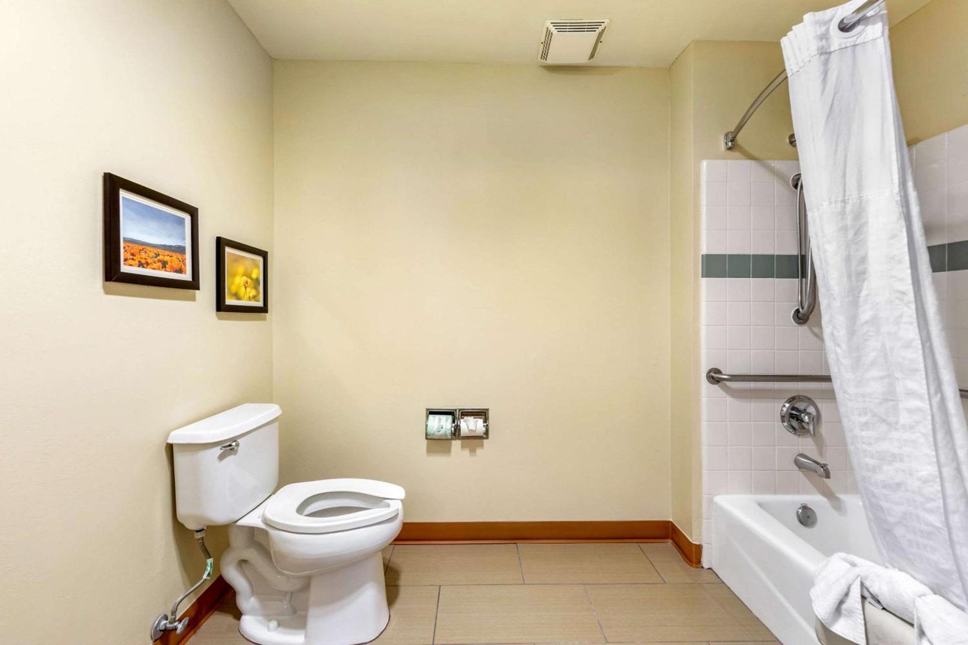 Comfort Inn & Suites Lancaster Antelope Valley photo 25