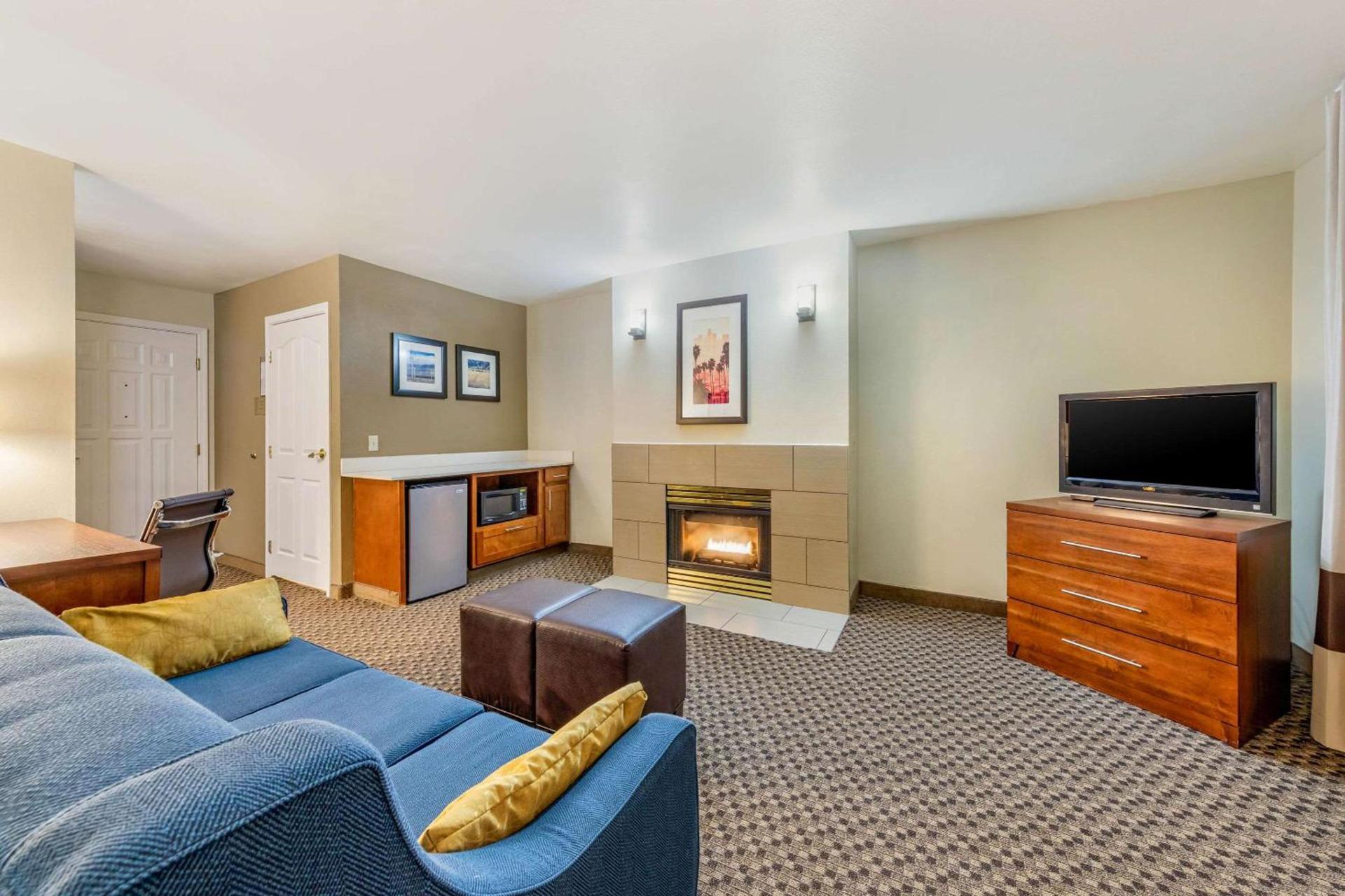 Comfort Inn & Suites Lancaster Antelope Valley photo 28