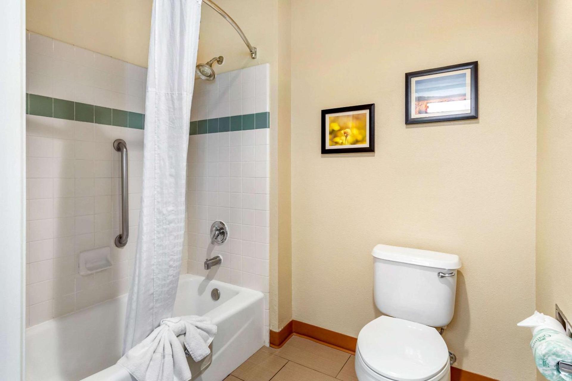 Comfort Inn & Suites Lancaster Antelope Valley photo 30