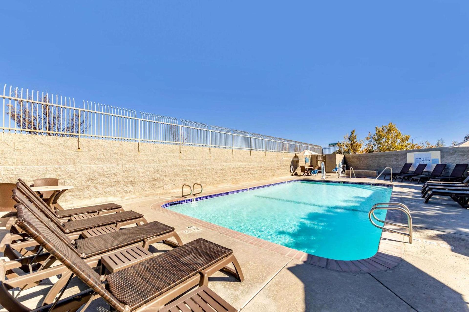 Comfort Inn & Suites Lancaster Antelope Valley photo 31