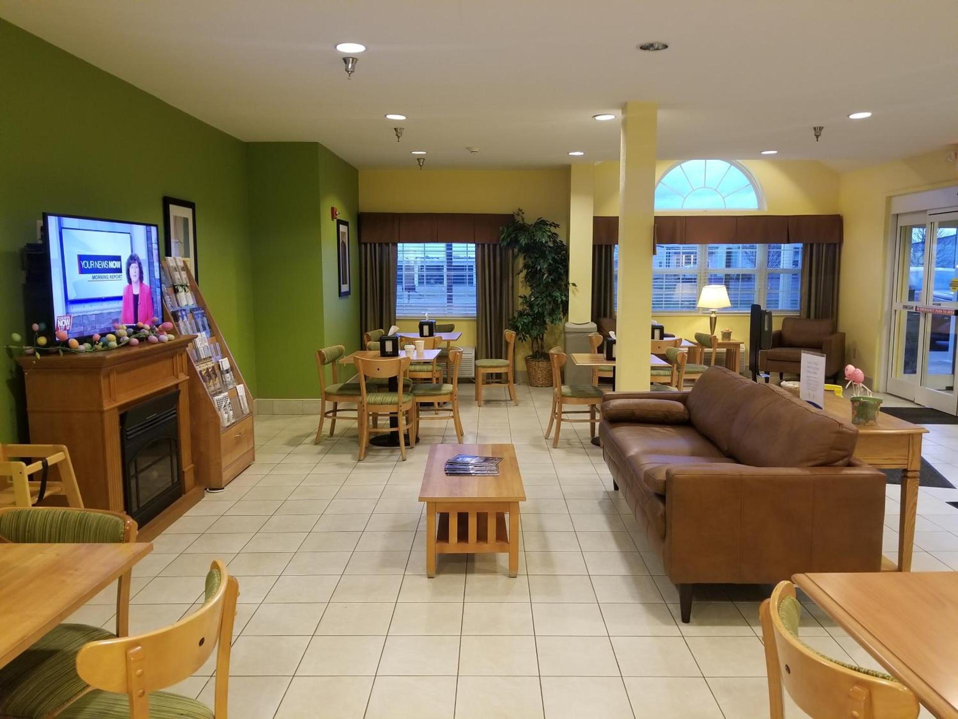 Microtel Inn & Suites by Wyndham Delphos photo 65