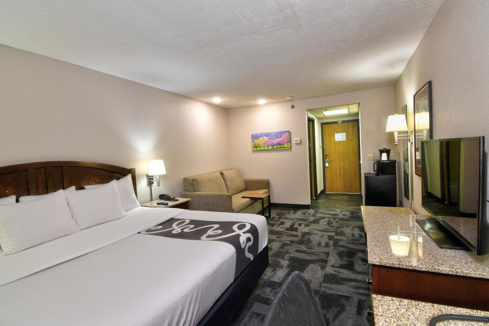 La Quinta by Wyndham Springfield South photo 48