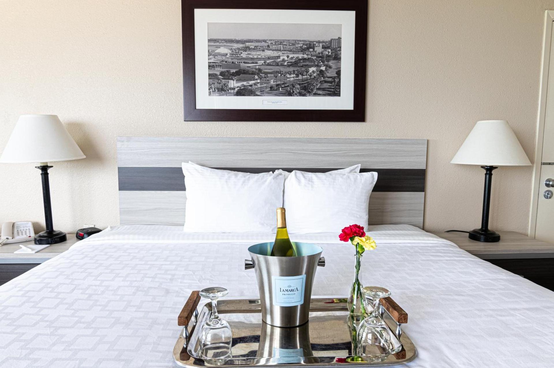 Emerald Beach Hotel Corpus Christi photo 3