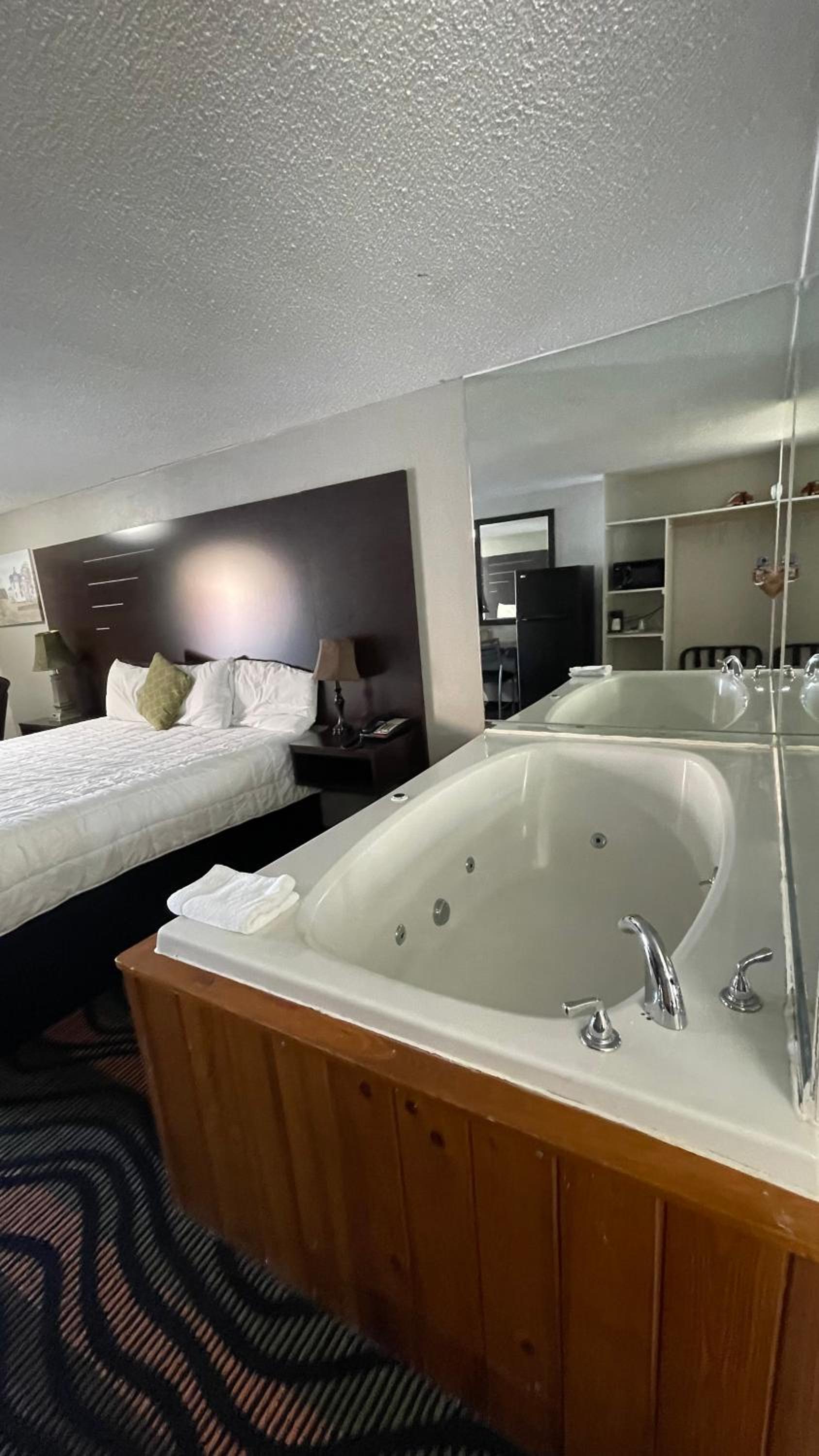 Country Town N' Suites photo 11