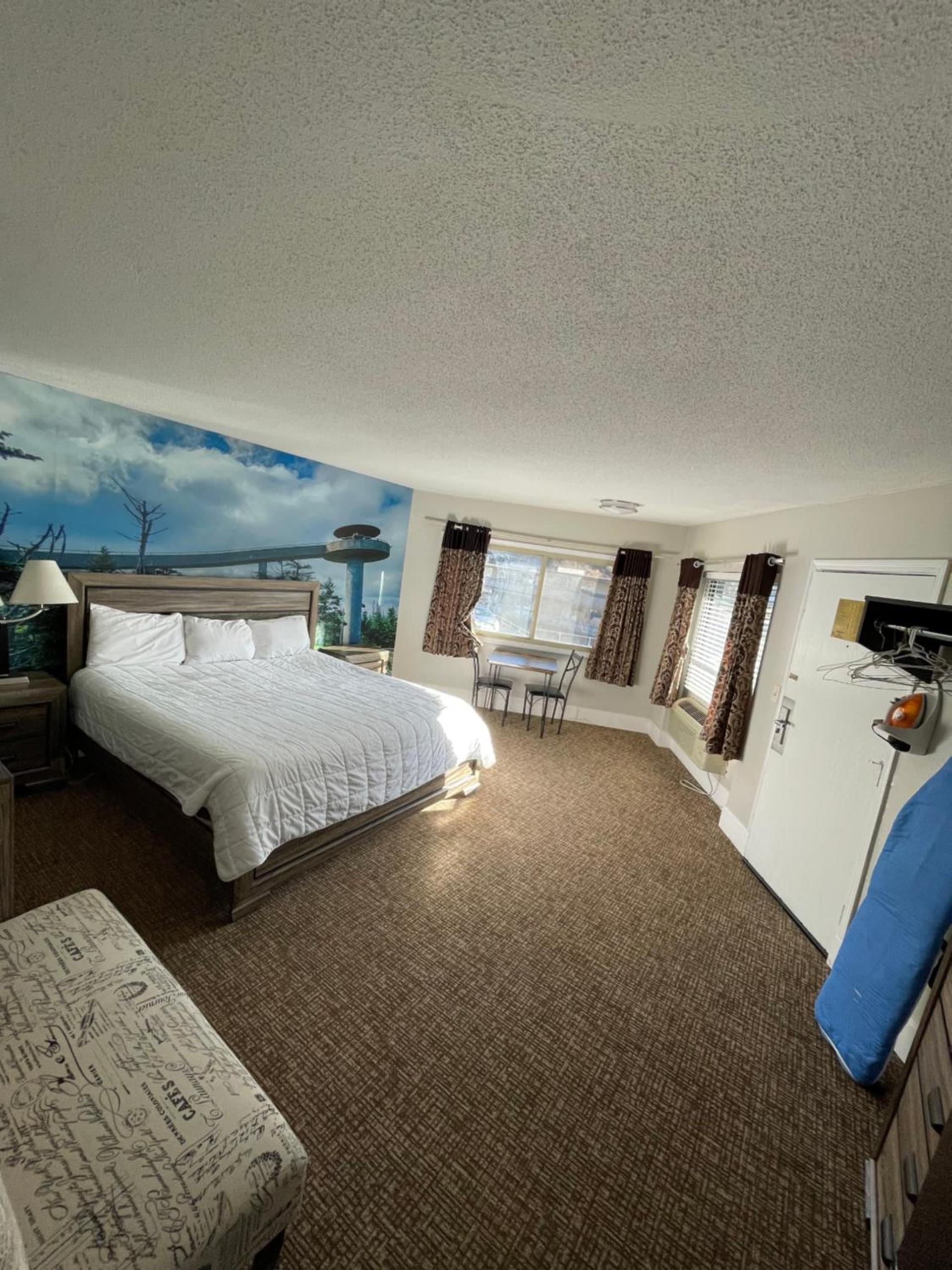 Country Town N' Suites photo 13