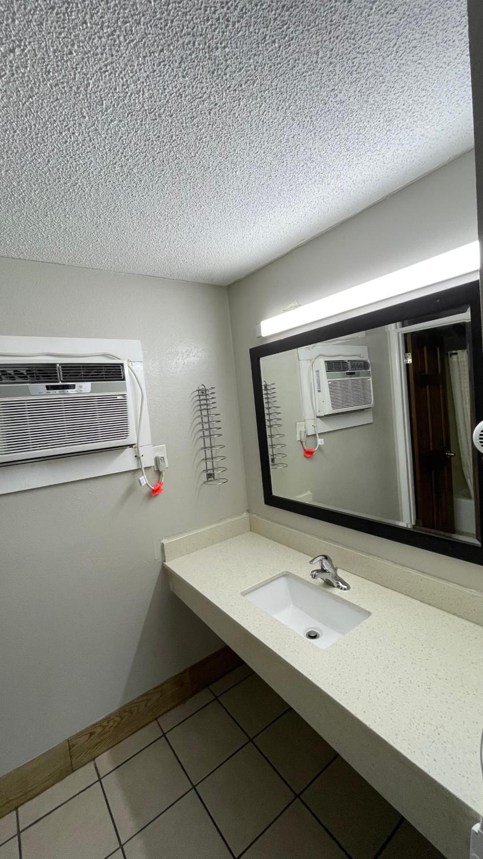 Country Town N' Suites photo 38