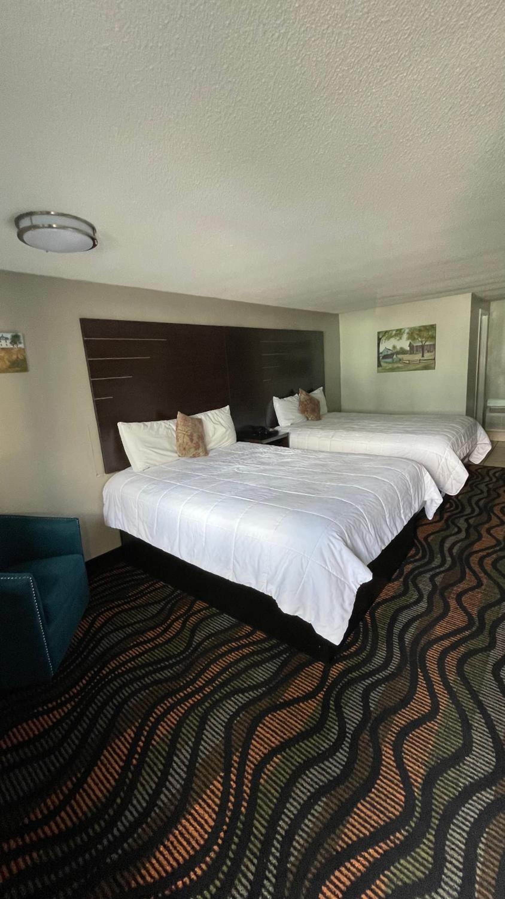 Country Town N' Suites photo 48