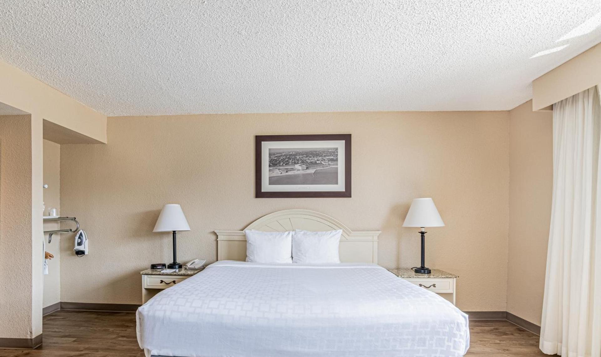 Emerald Beach Hotel Corpus Christi photo 49