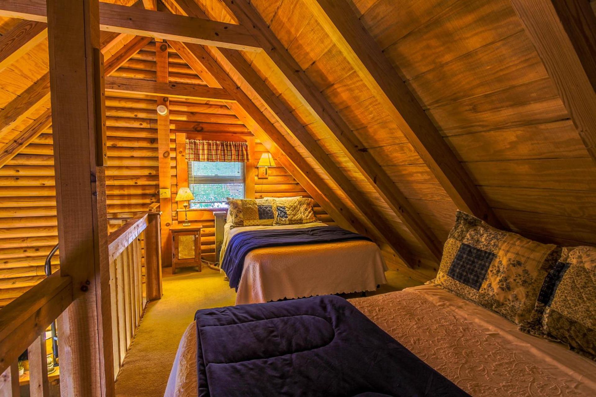 Mountainaire Inn and Log Cabins photo 12