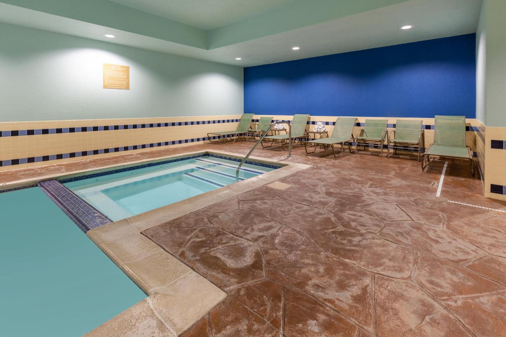Candlewood Suites-West Springfield by IHG photo 35