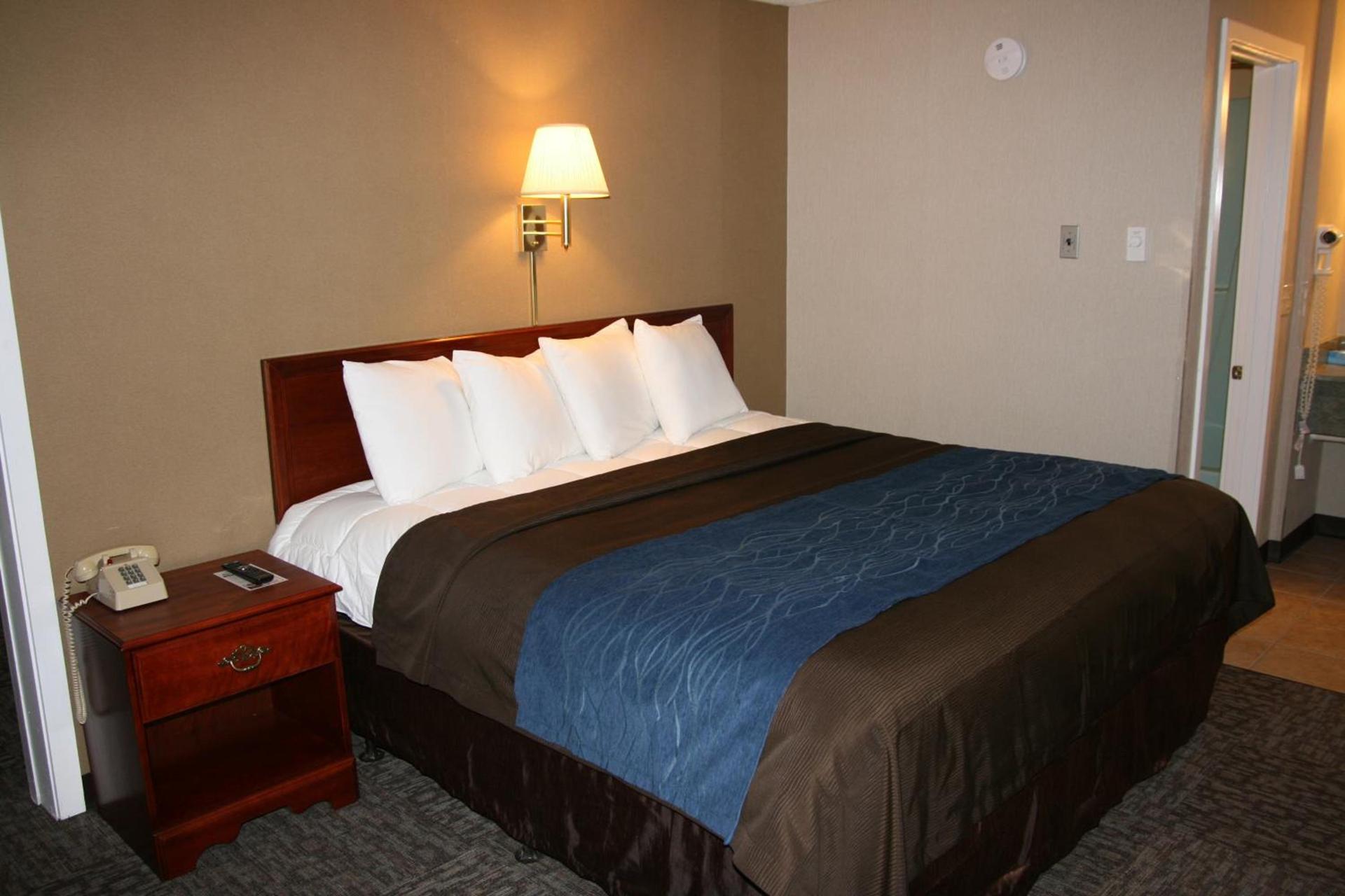 Bangor Inn & Suites photo 6