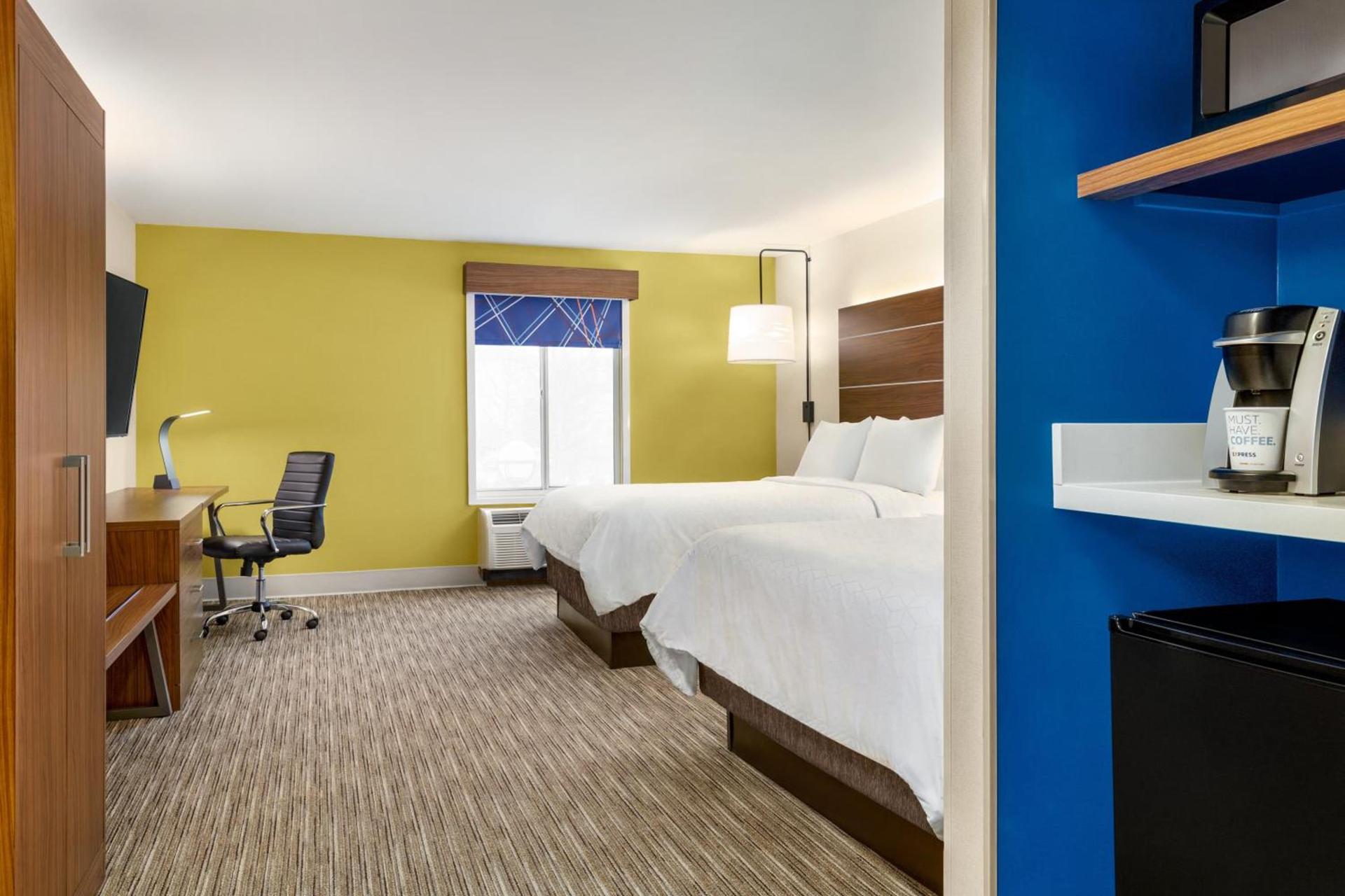 Holiday Inn Express & Suites Philadelphia - Mt Laurel by IHG photo 27