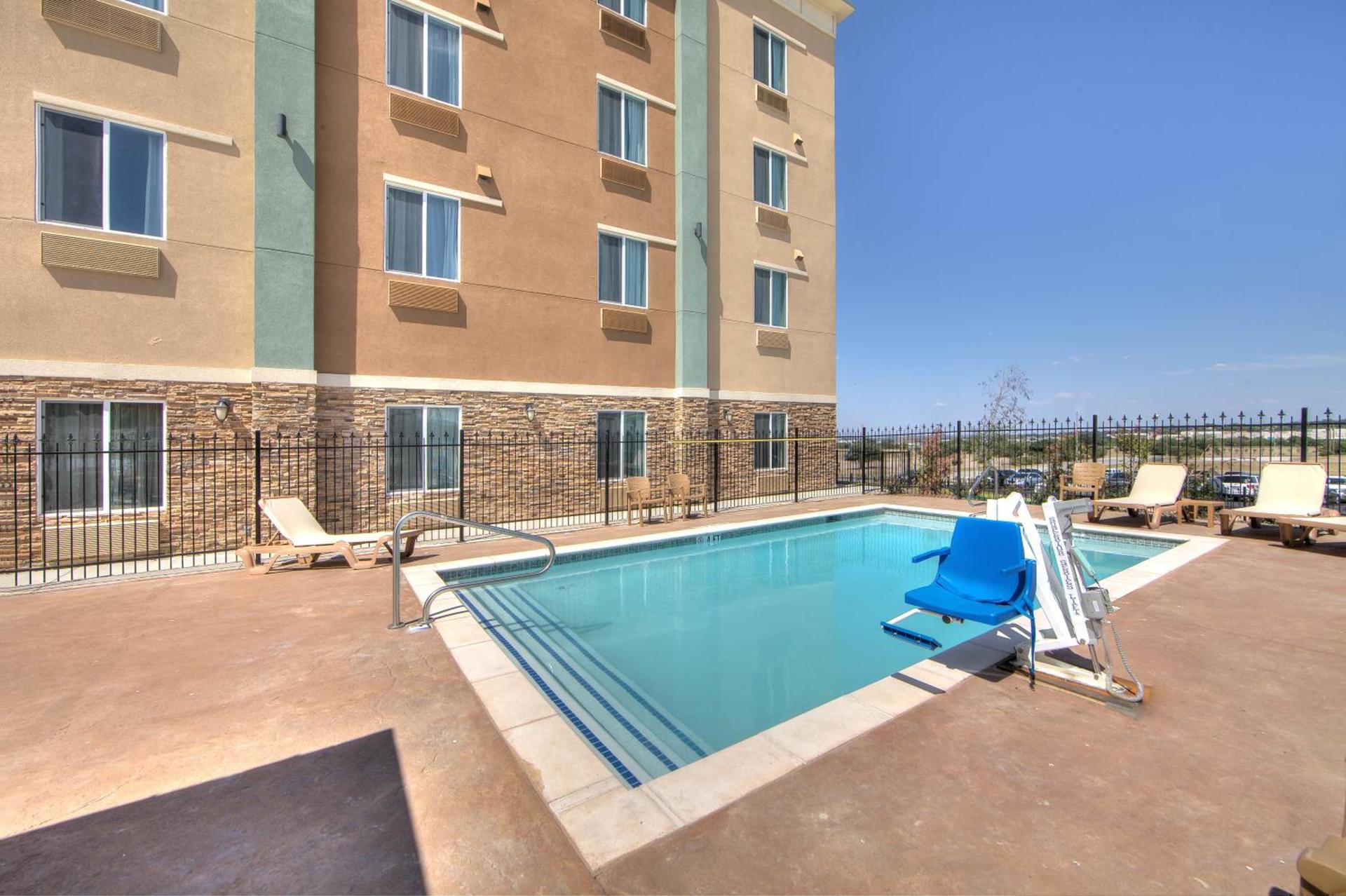 Comfort Inn & Suites Fort Worth West I-30 NAS JRB photo 4