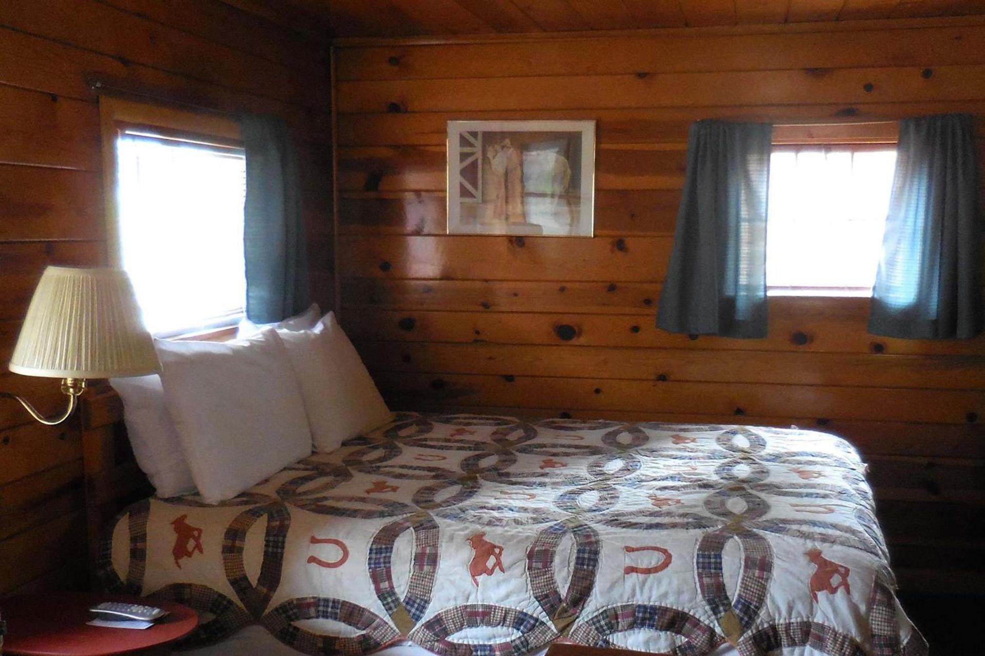 Elkhorn Lodge photo 25
