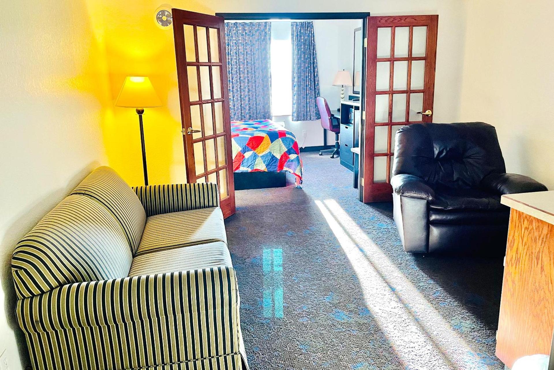 Coratel Inn & Suites by Jasper Northfield photo 8
