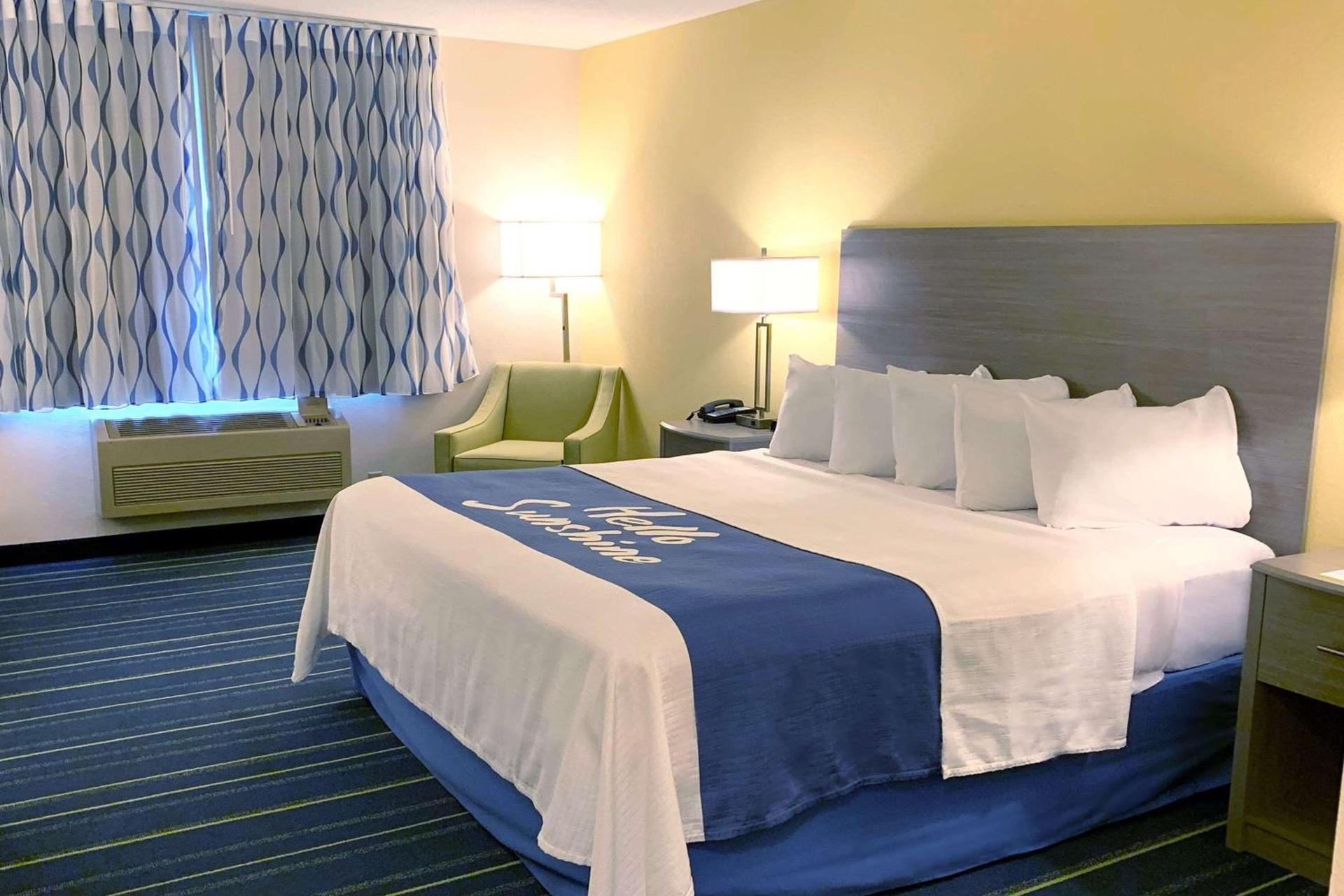 Days Inn by Wyndham Hinckley photo 2