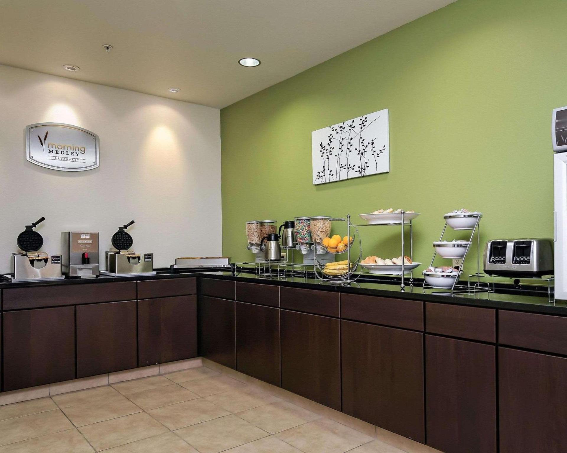 Sleep Inn & Suites Fort Scott photo 5