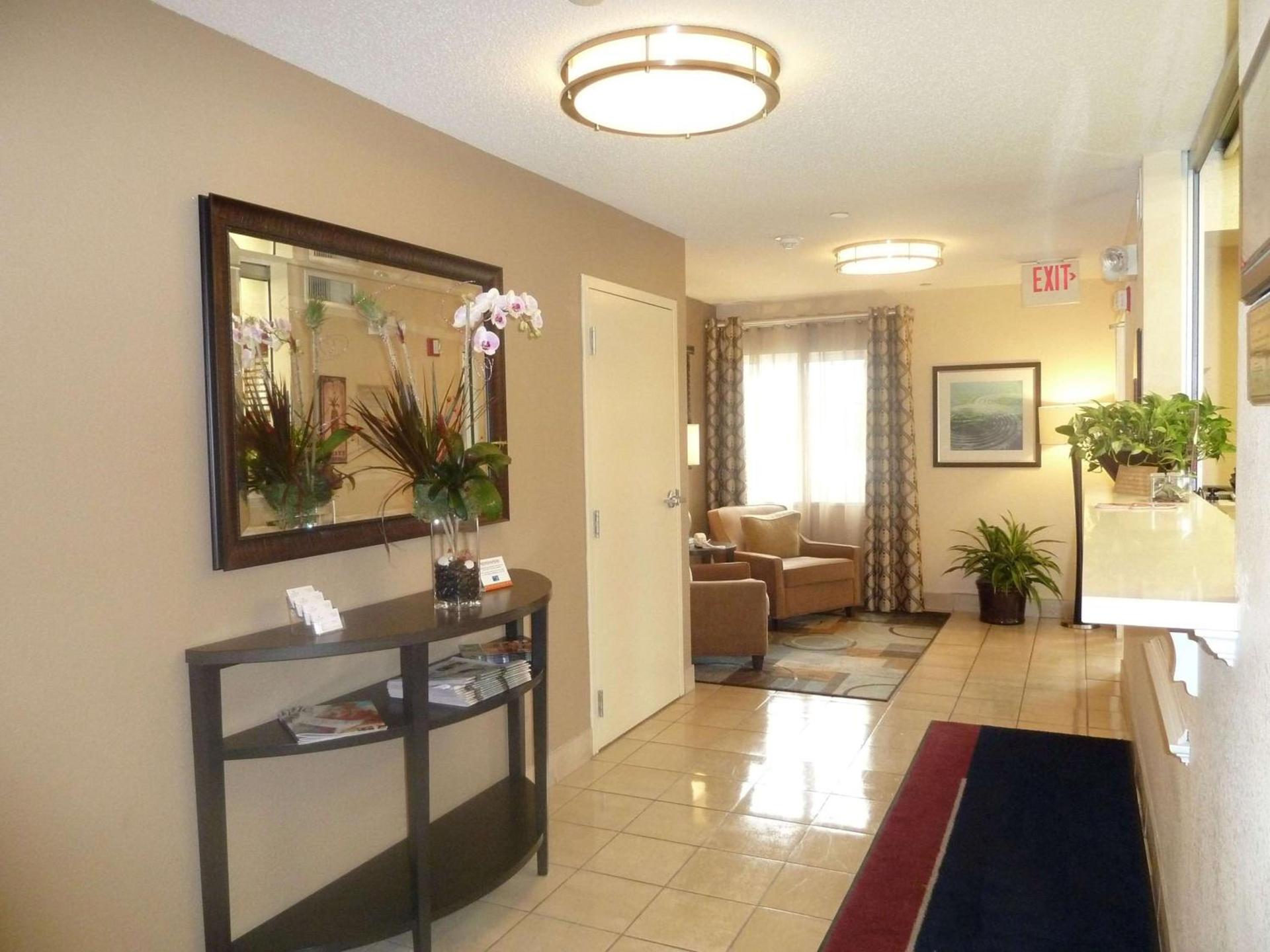 Sonesta Simply Suites Chicago Libertyville photo 3