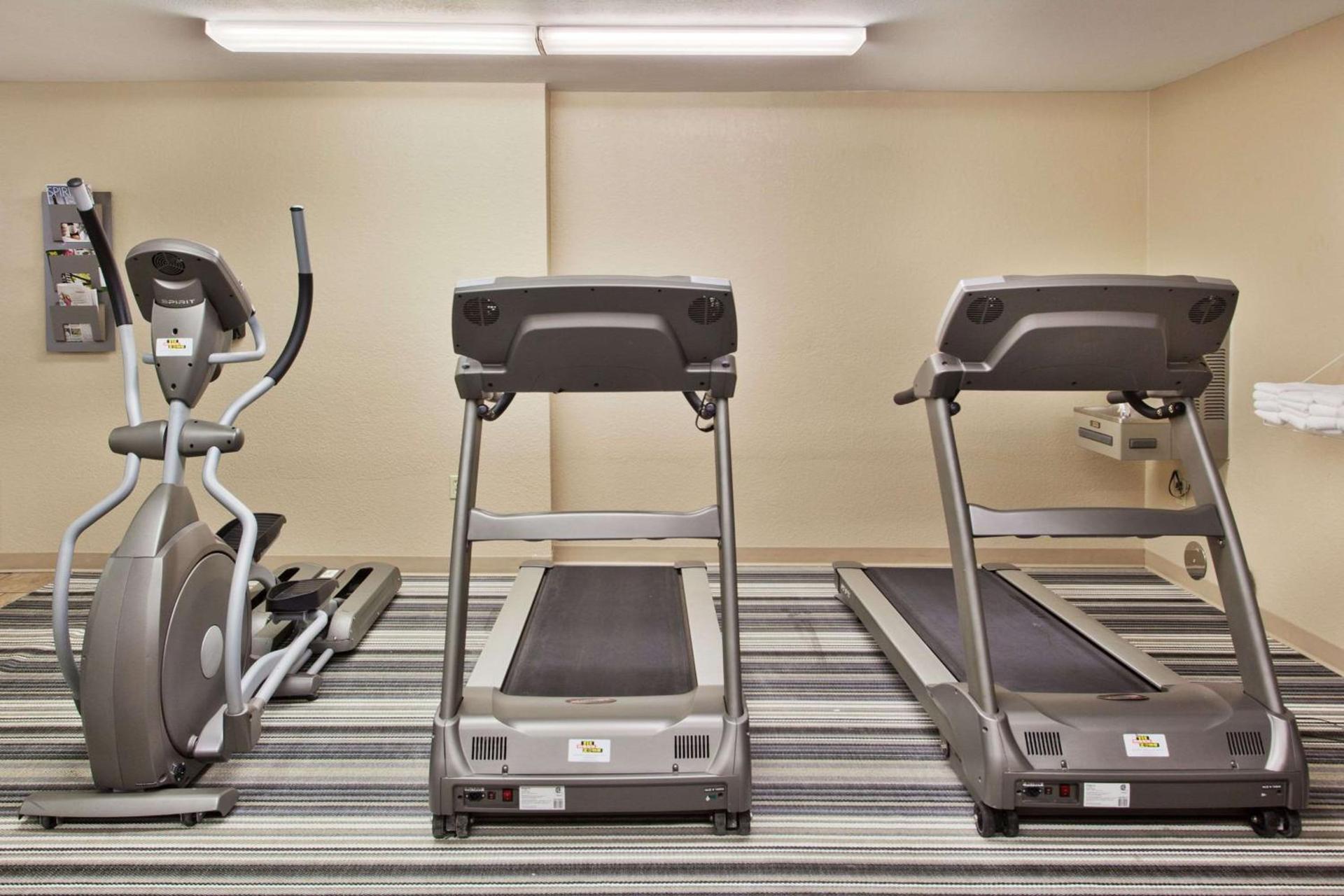 Sonesta Simply Suites Chicago Libertyville photo 27
