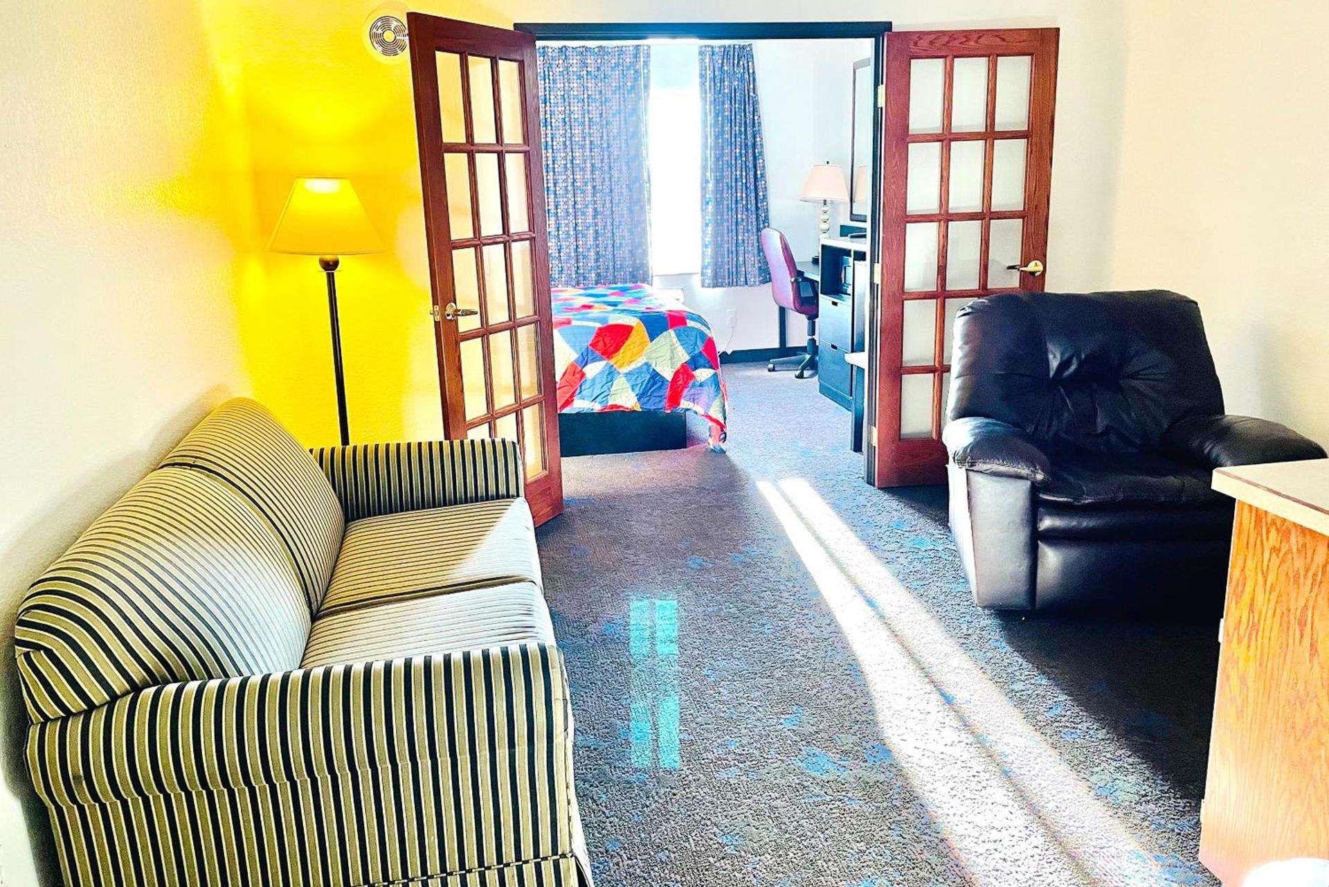 Coratel Inn & Suites by Jasper Northfield photo 10