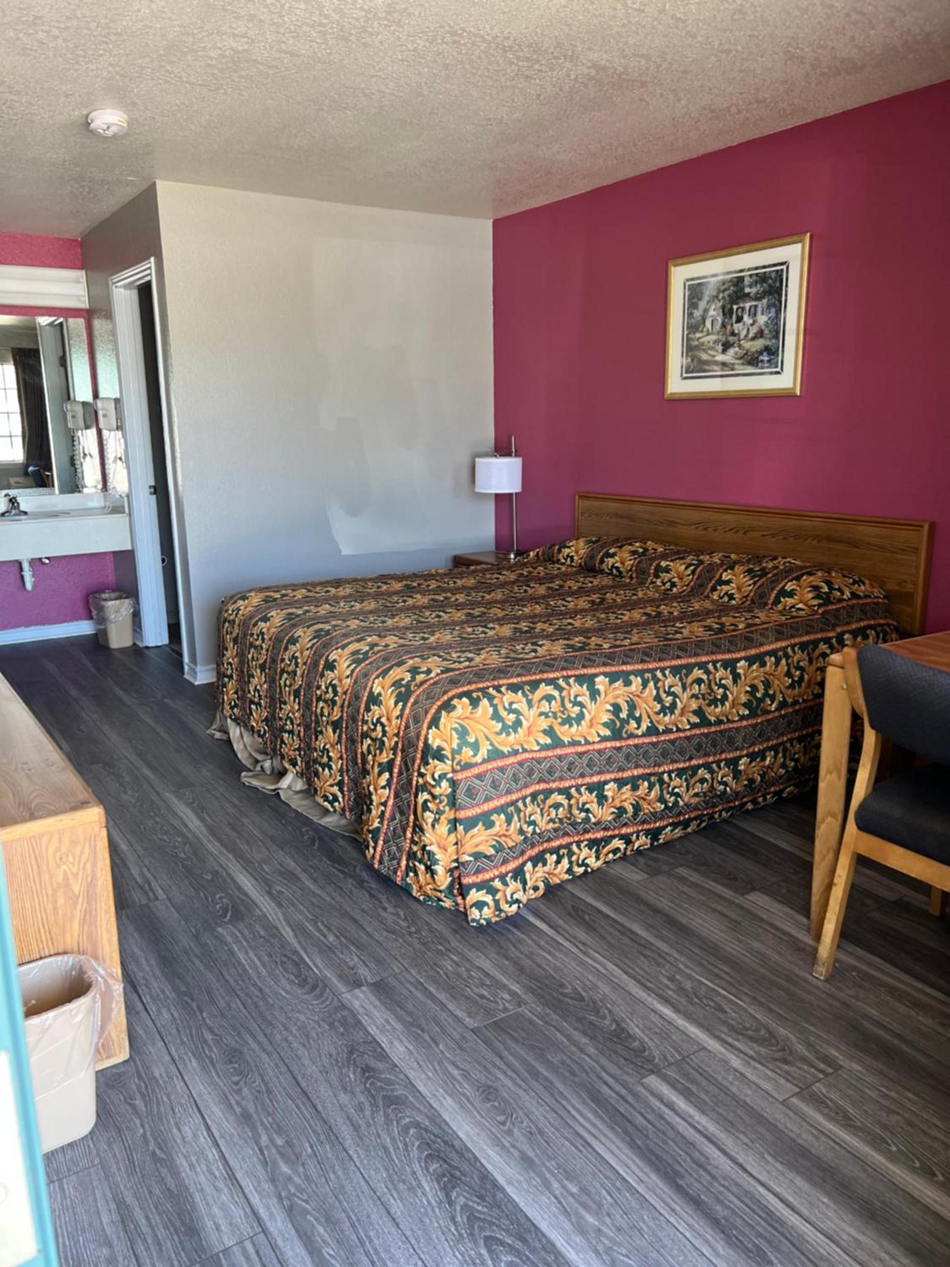 COUNTRY INN MOTEL photo 5