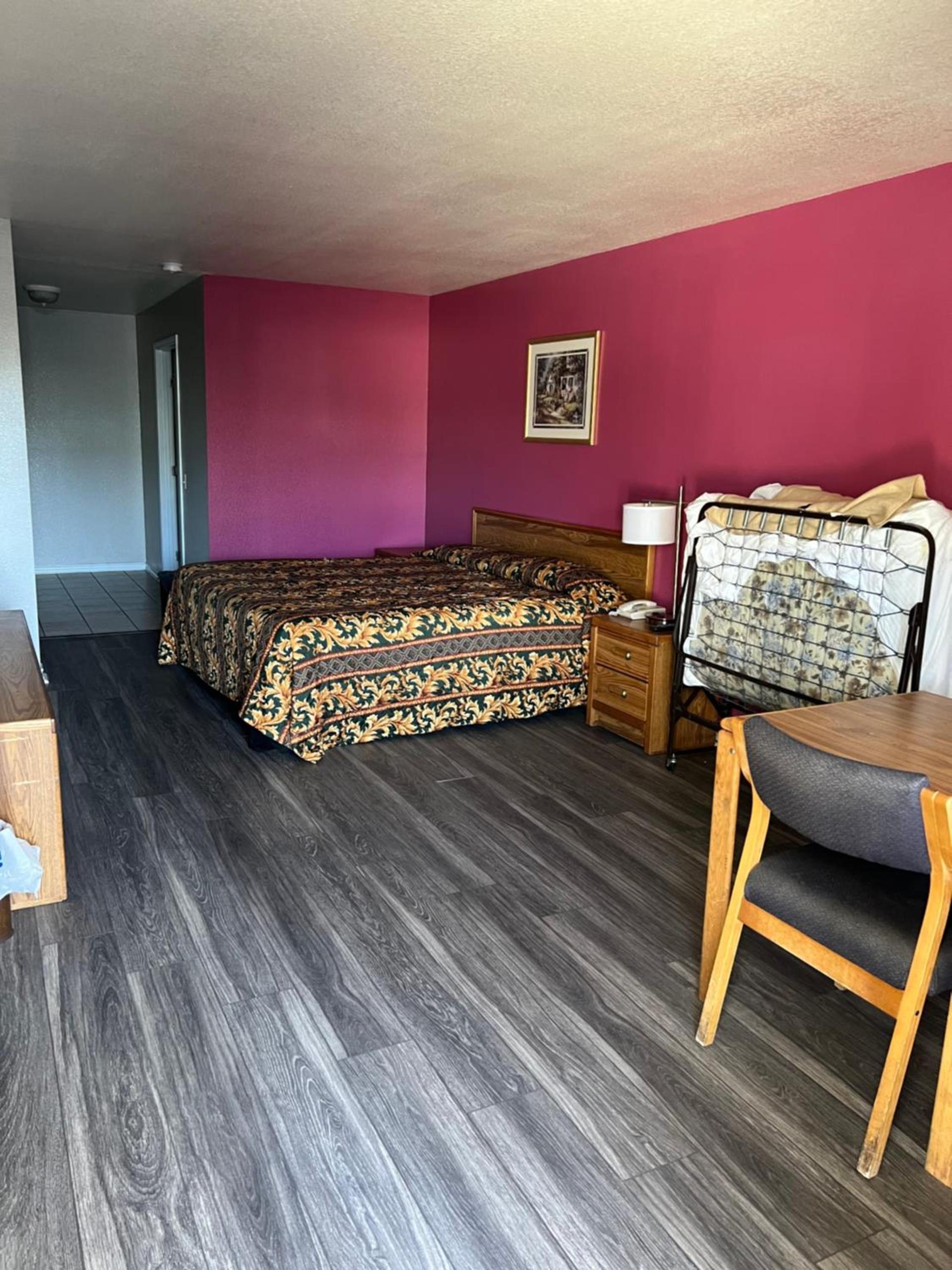 COUNTRY INN MOTEL photo 8