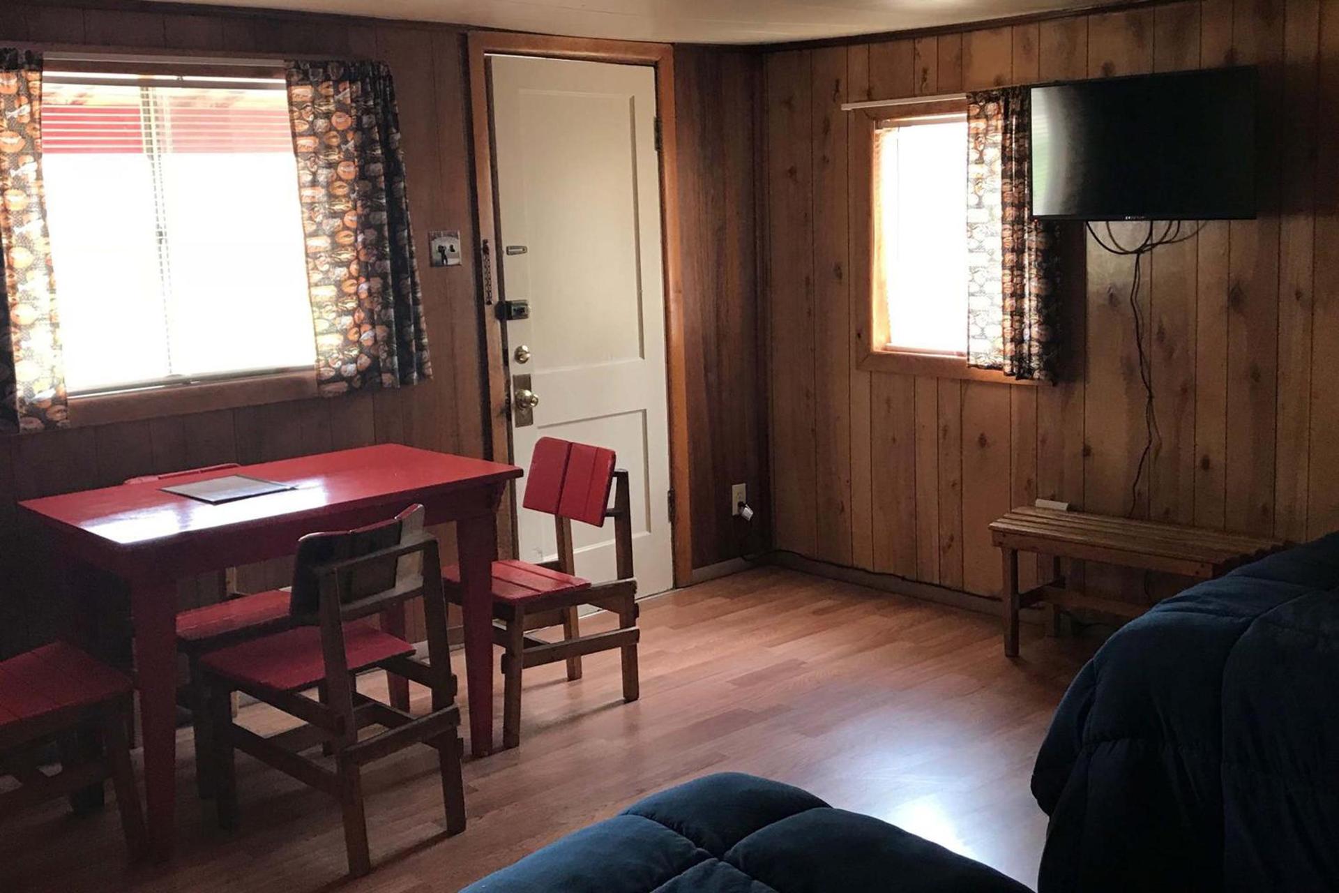 Elkhorn Lodge photo 32