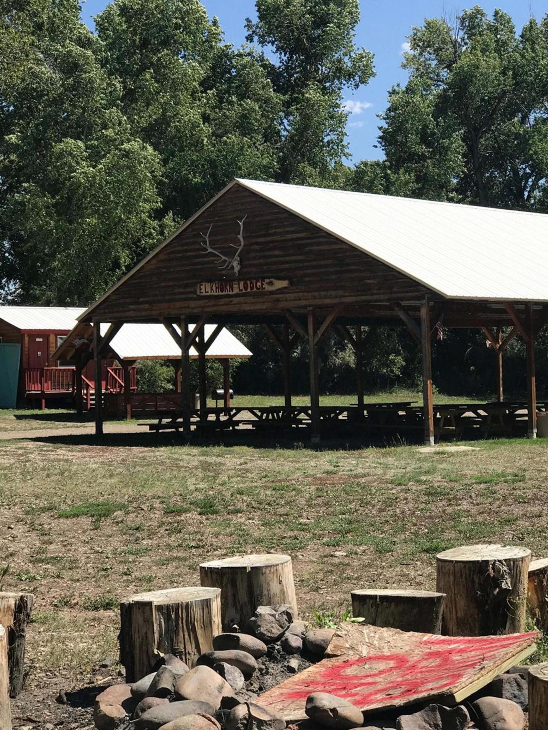 Elkhorn Lodge photo 74