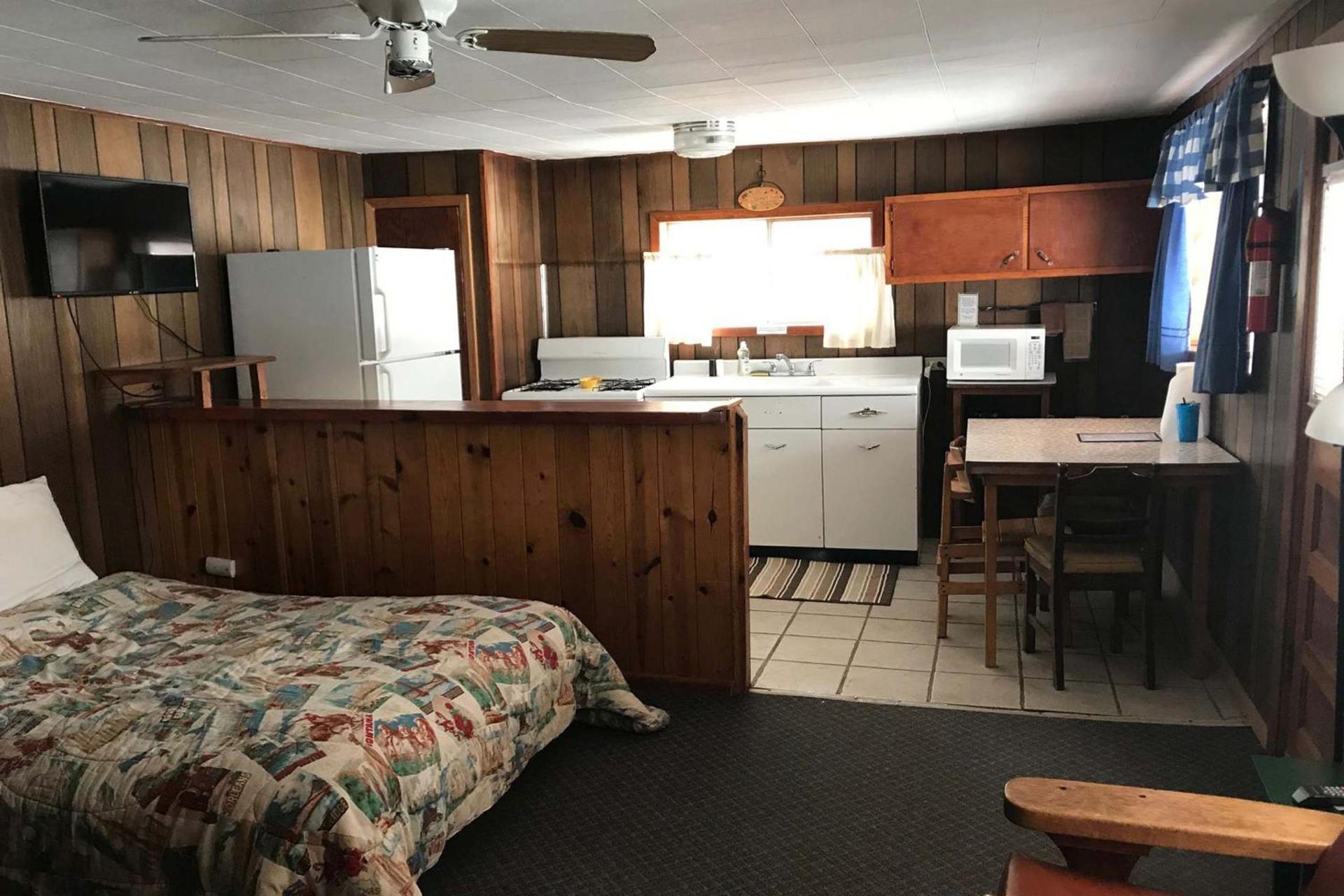 Elkhorn Lodge photo 55