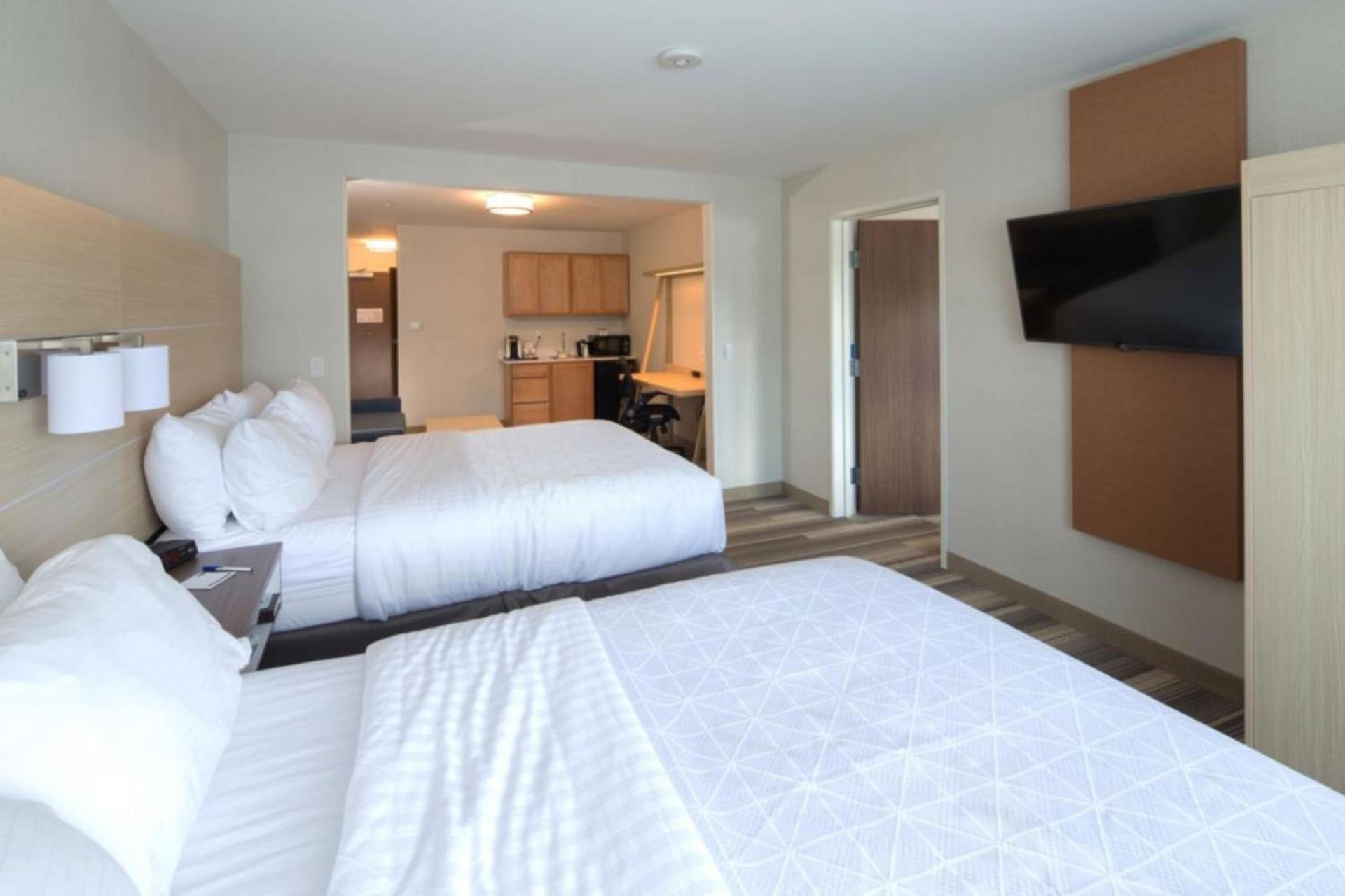 Holiday Inn Express & Suites - Portage by IHG photo 31