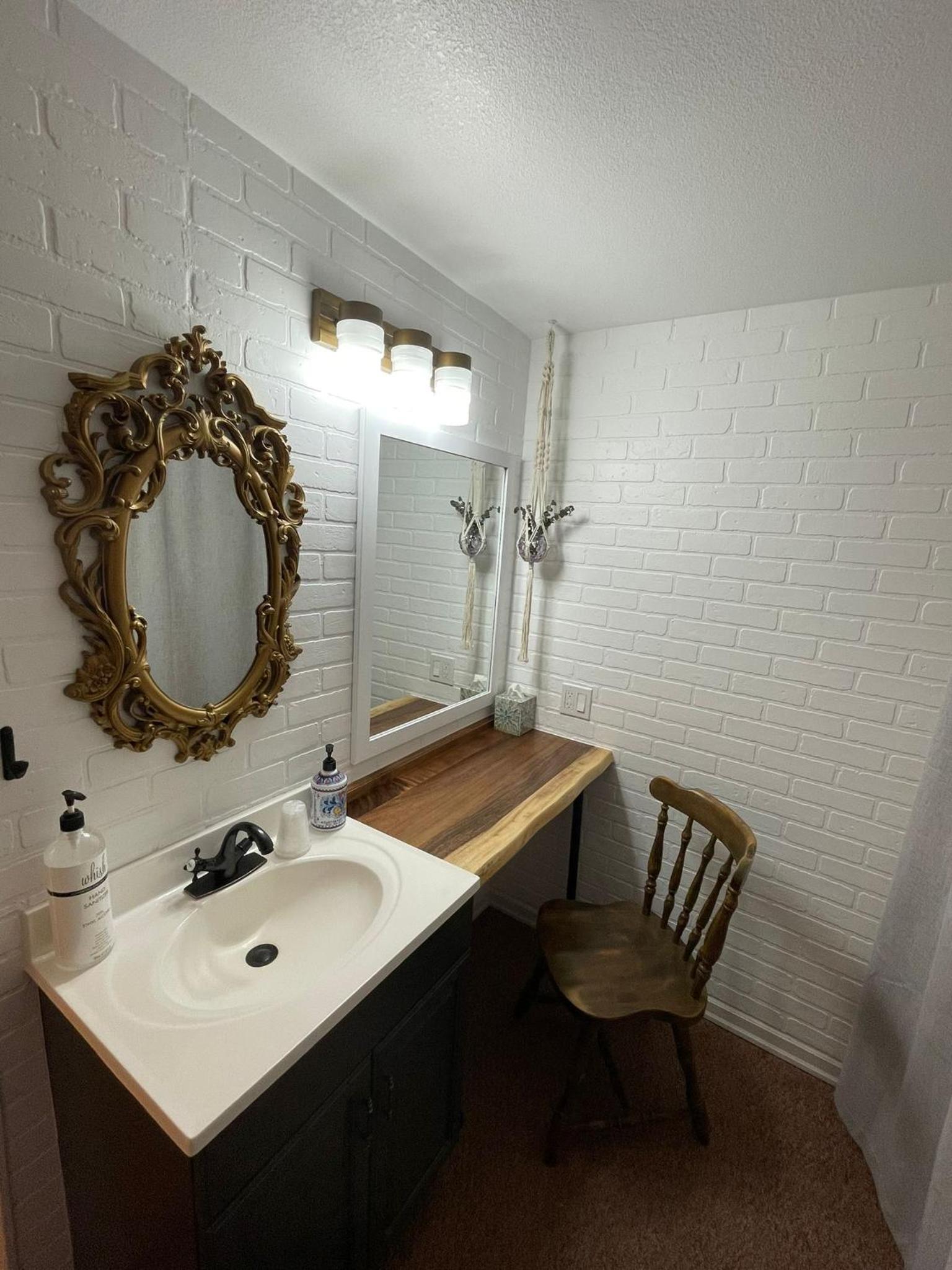The Aztec Motel & Creative Space photo 2