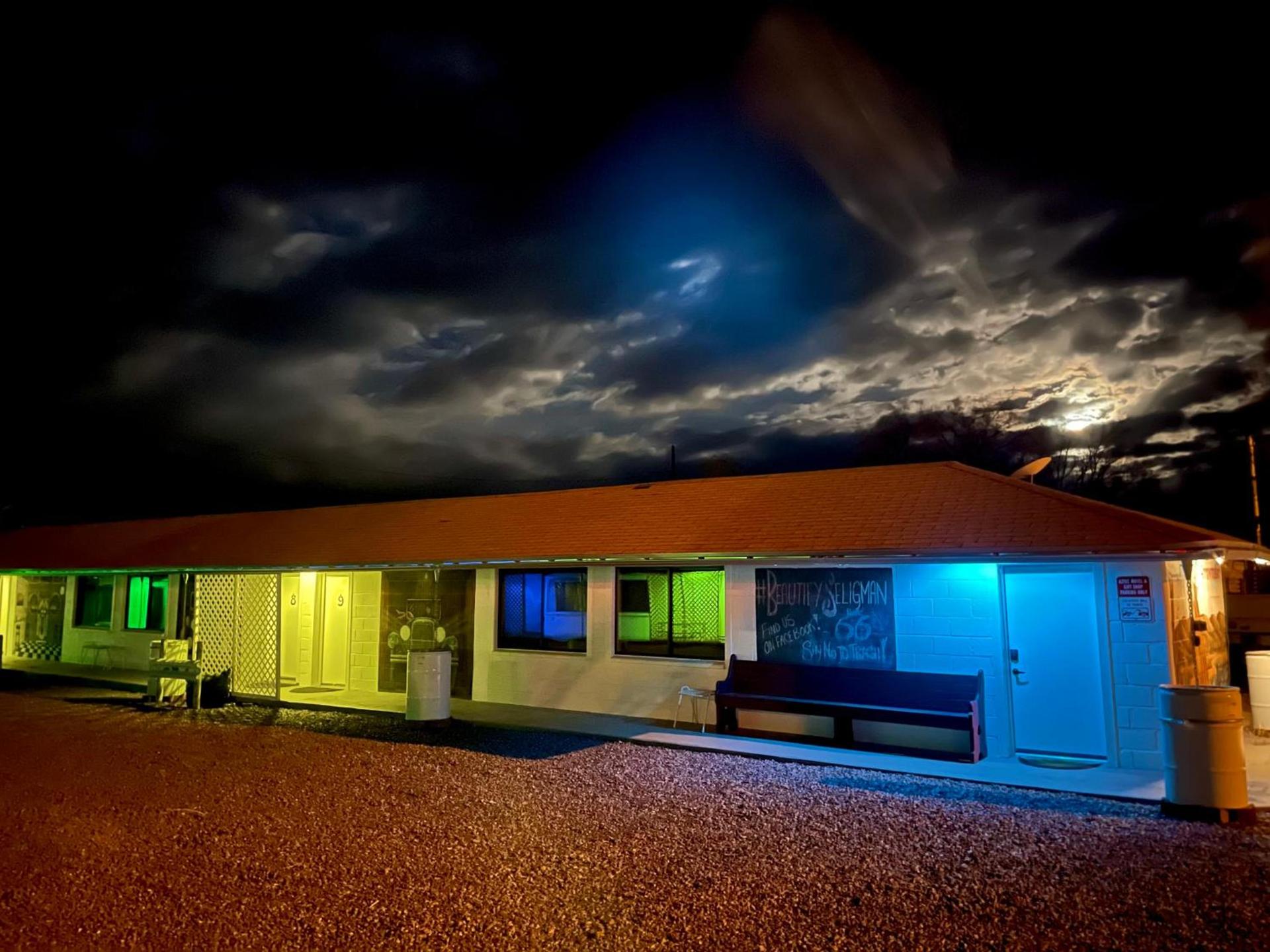 The Aztec Motel & Creative Space photo 17