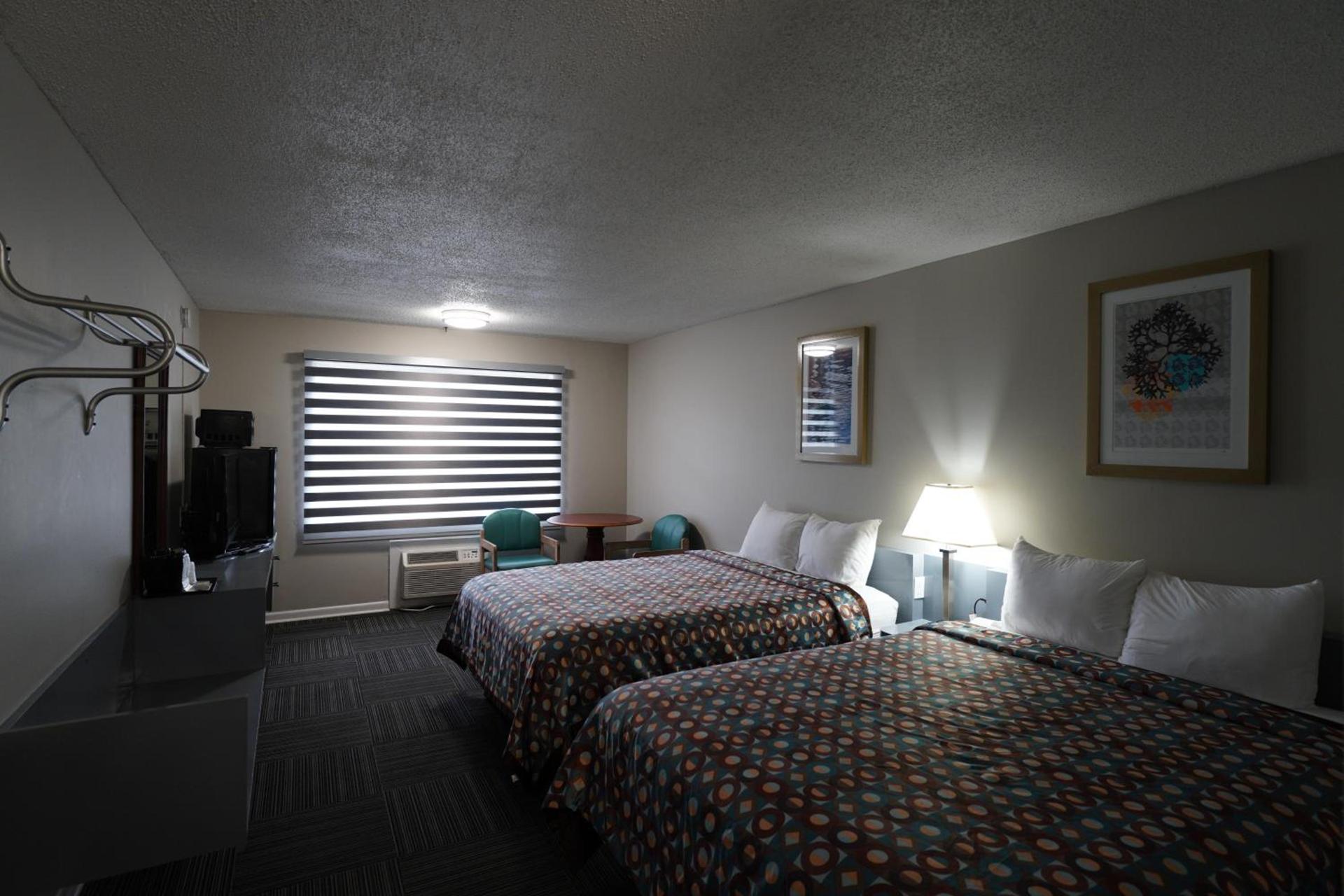 Economy Inn Historic District photo 43