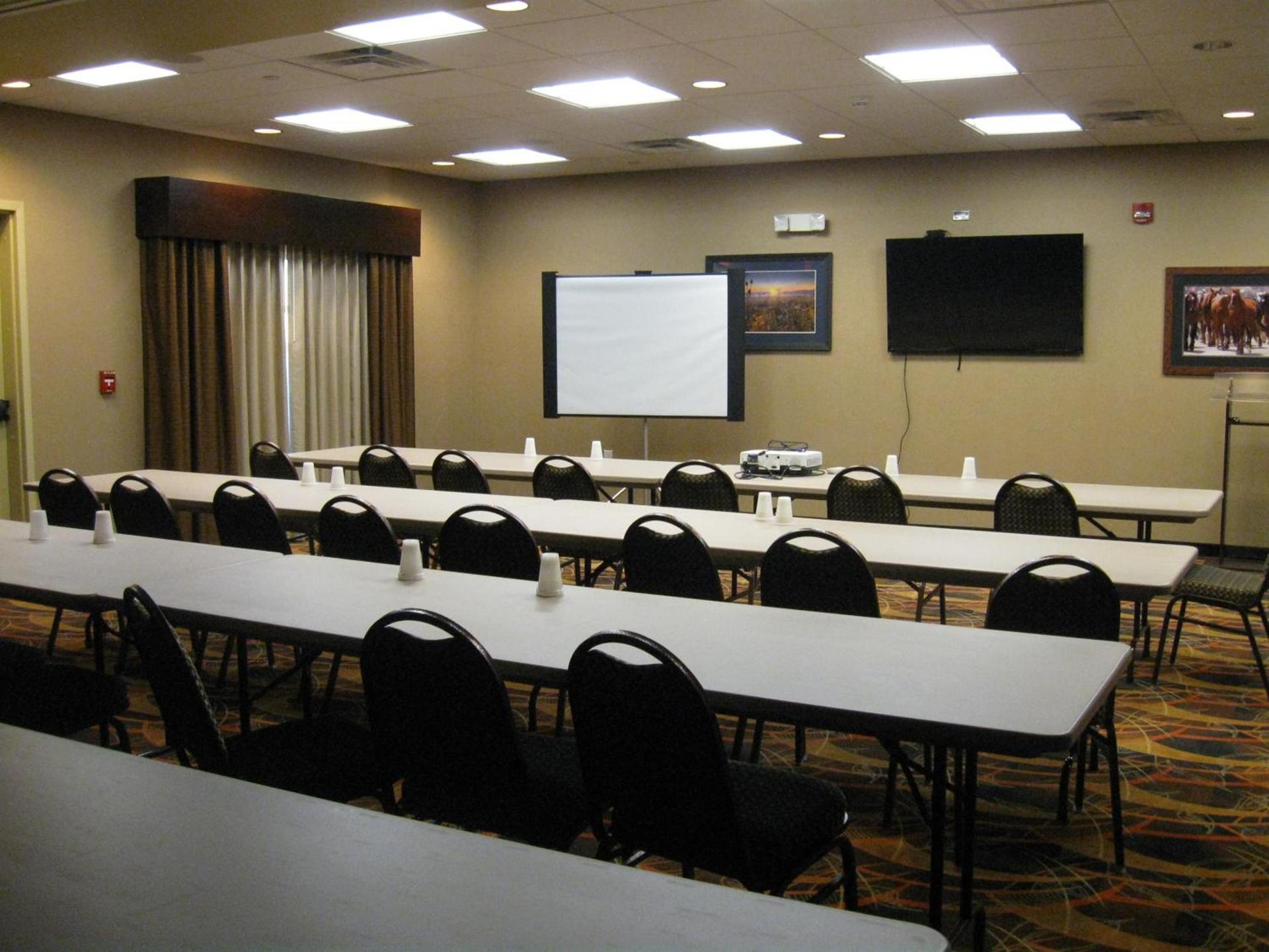 Little Missouri Inn & Suites New Town photo 8