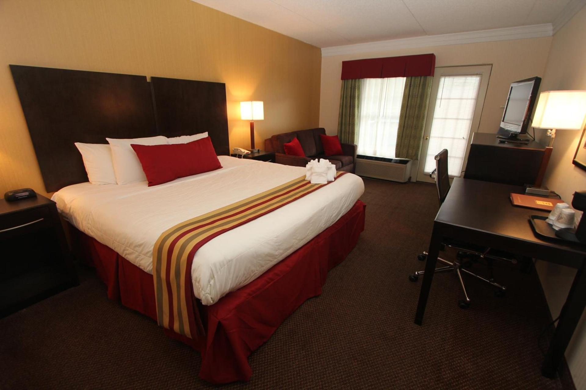 Black Bear Inn & Suites photo 36