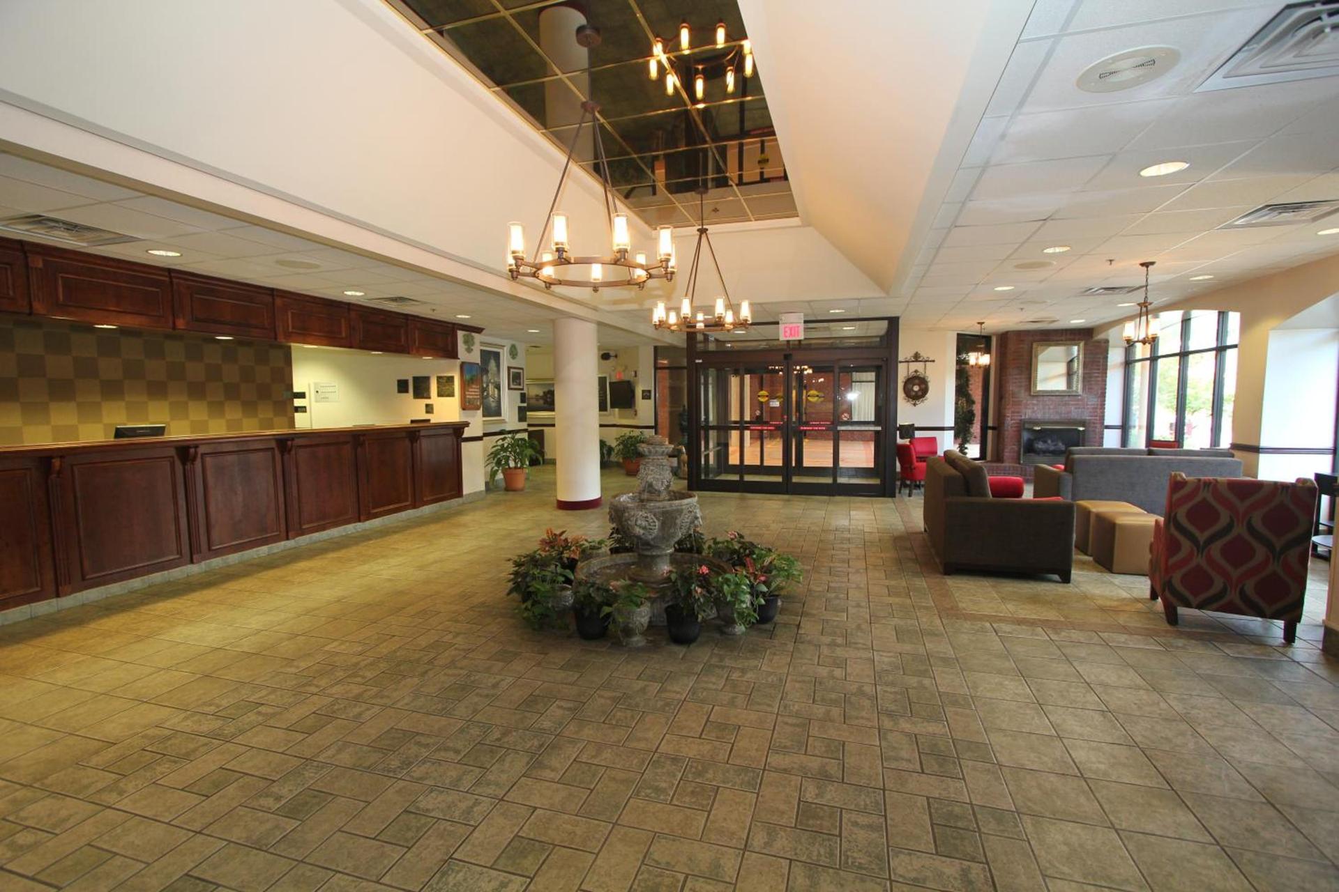Black Bear Inn & Suites photo 38