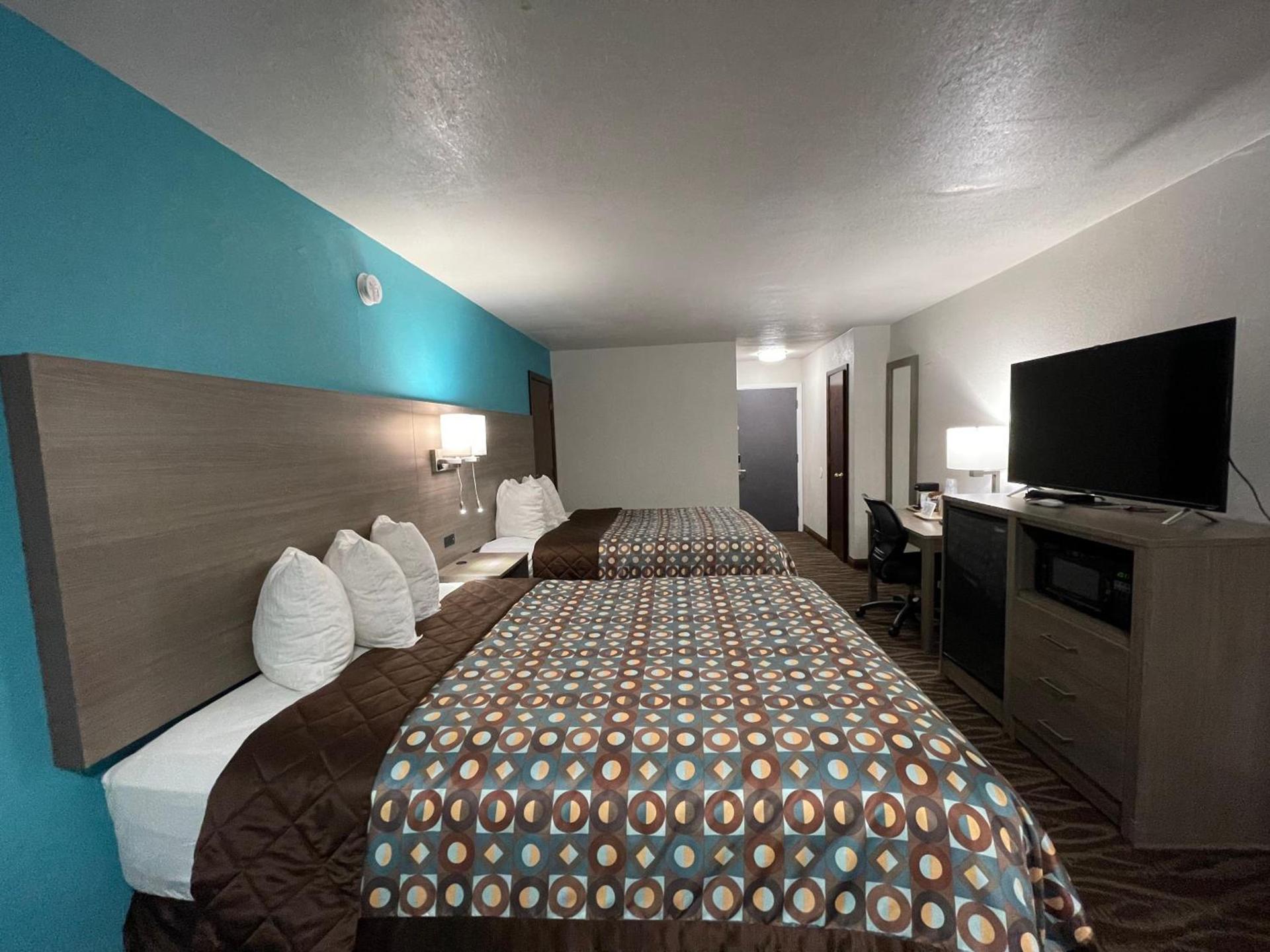 Baymont by Wyndham Bellevue - Omaha photo 15