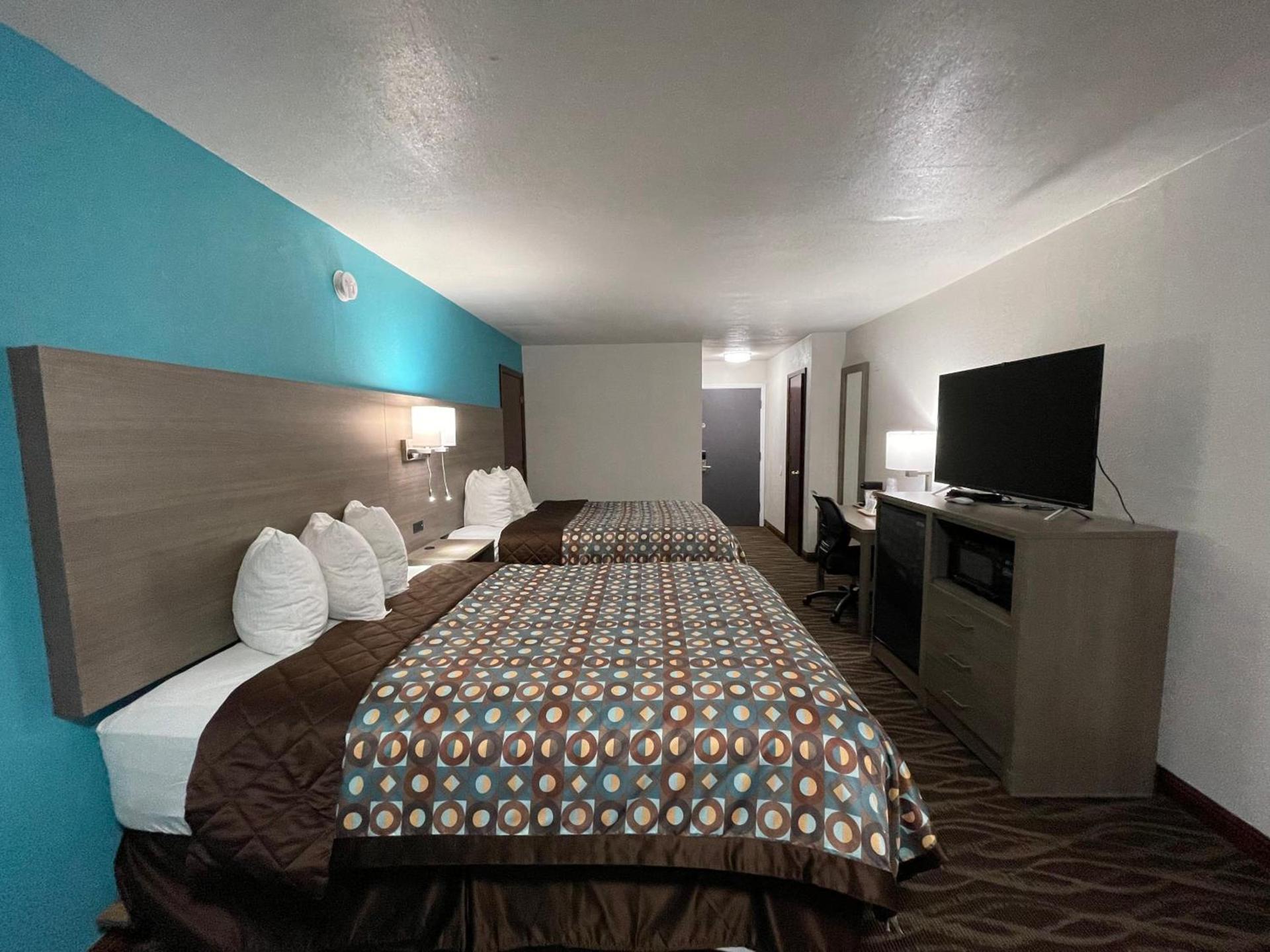 Baymont by Wyndham Bellevue - Omaha photo 10