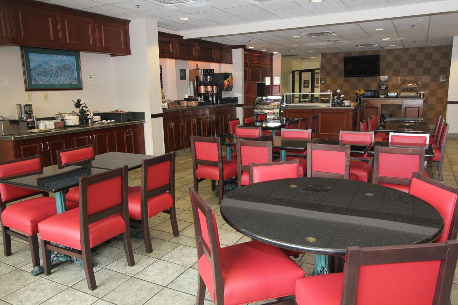 Black Bear Inn & Suites photo 28
