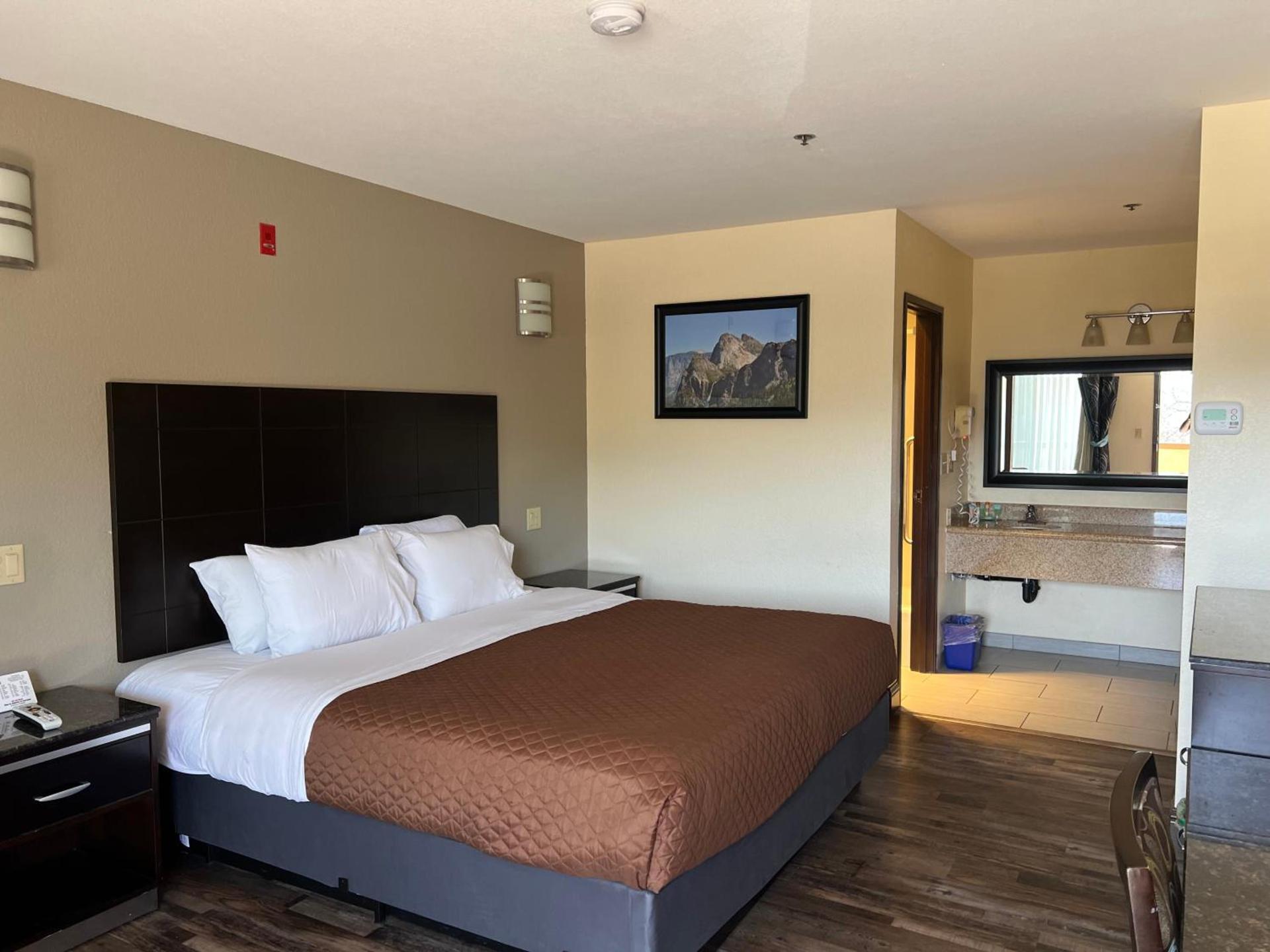 Yosemite Sierra Inn photo 15