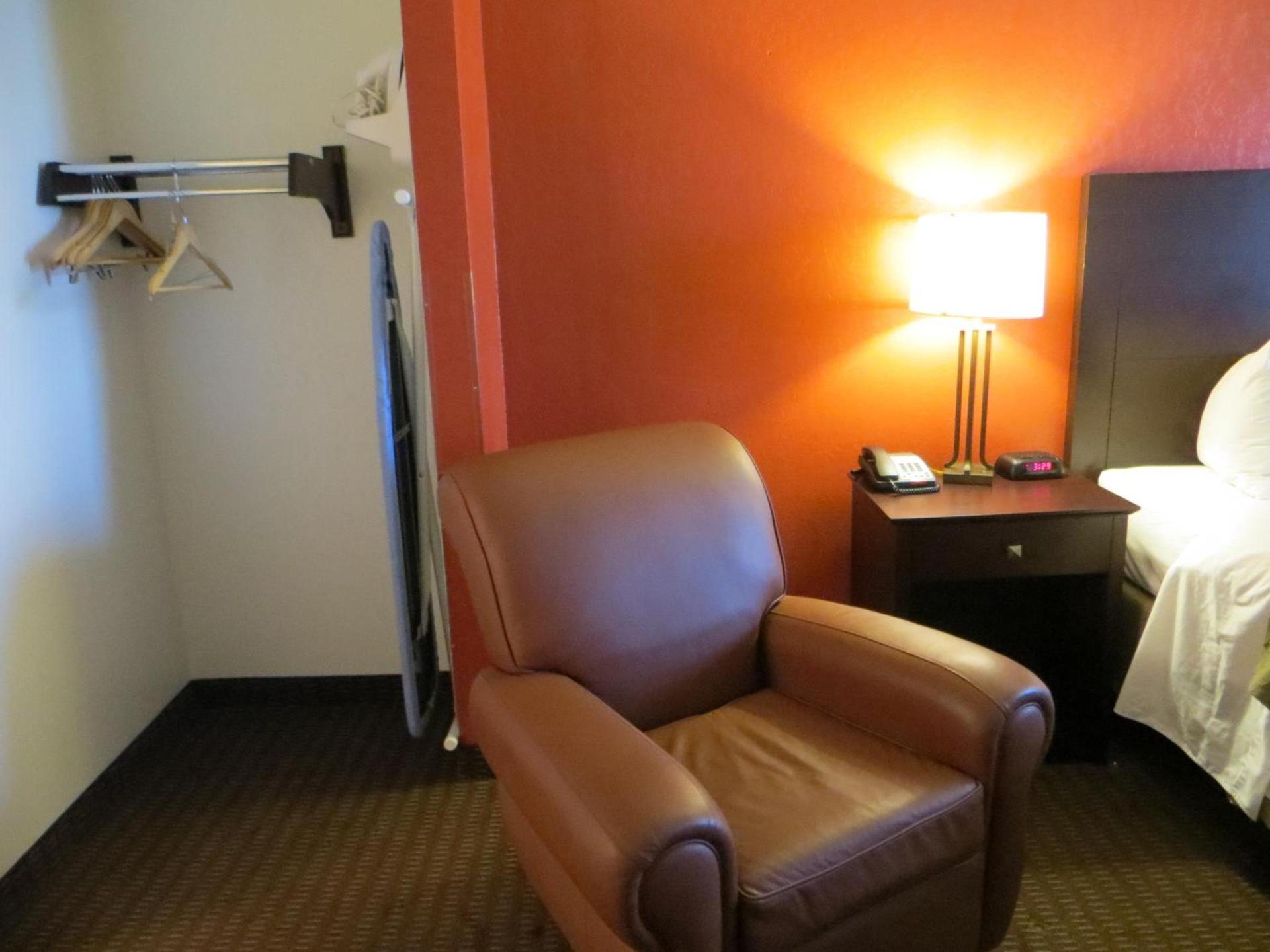 Days Inn by Wyndham Cave City photo 24