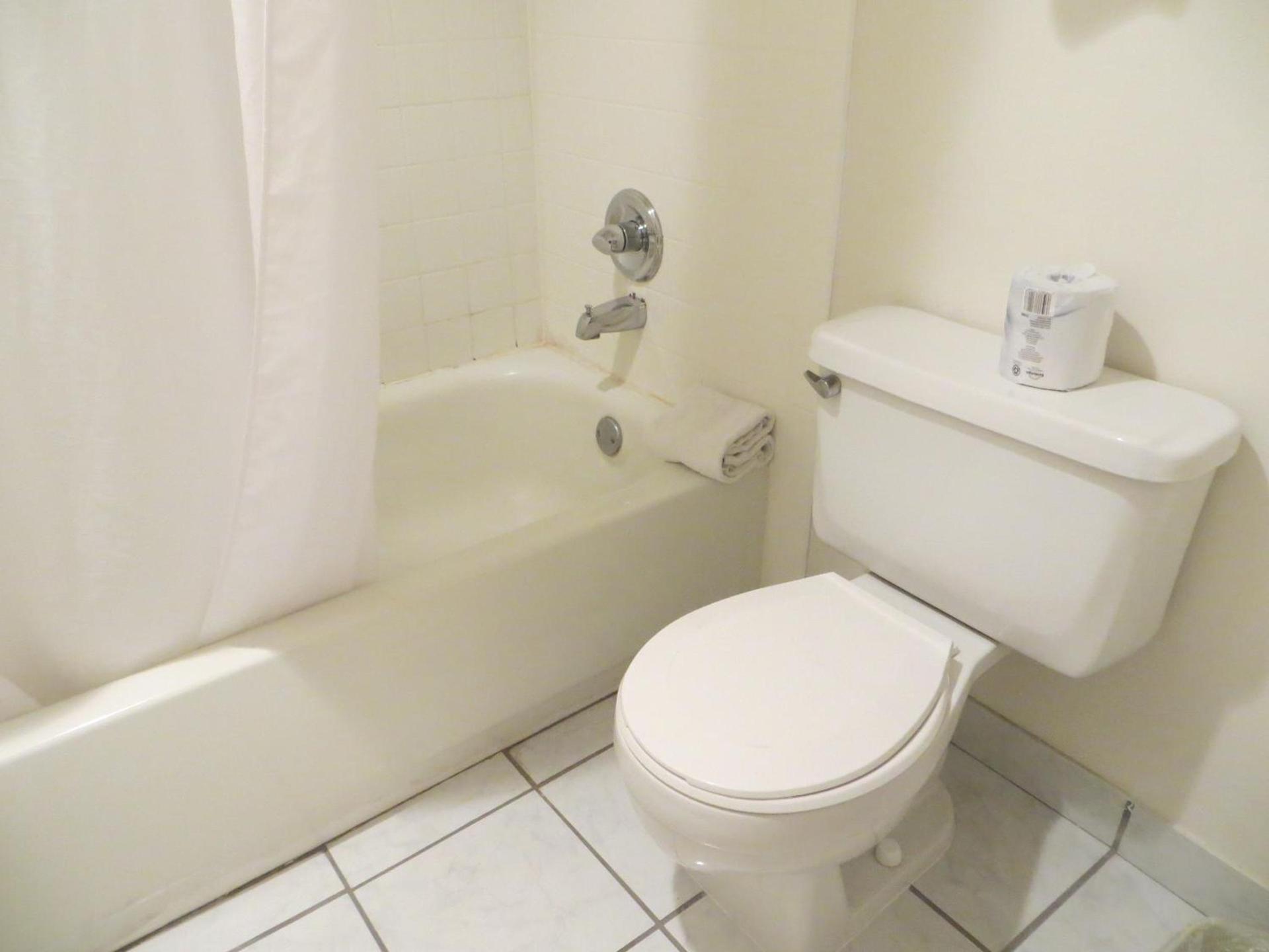 Days Inn by Wyndham Cave City photo 22