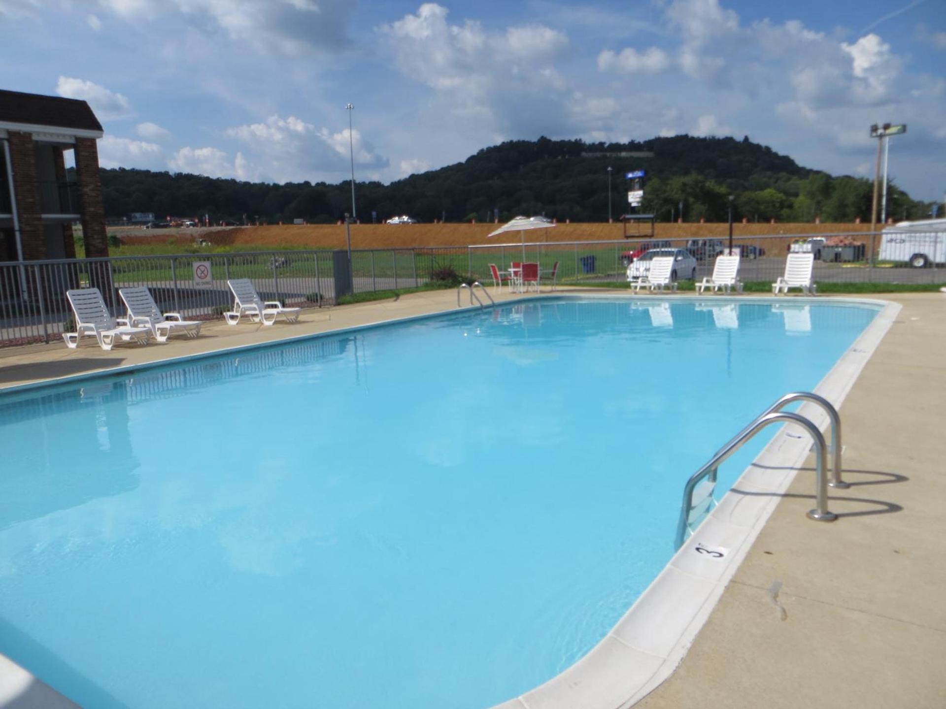 Days Inn by Wyndham Cave City photo 17