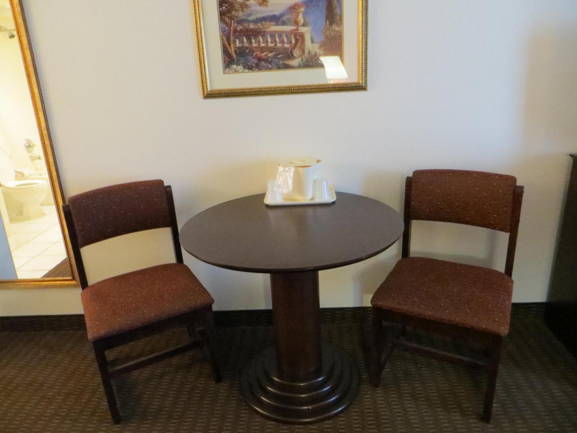 Days Inn by Wyndham Cave City photo 29
