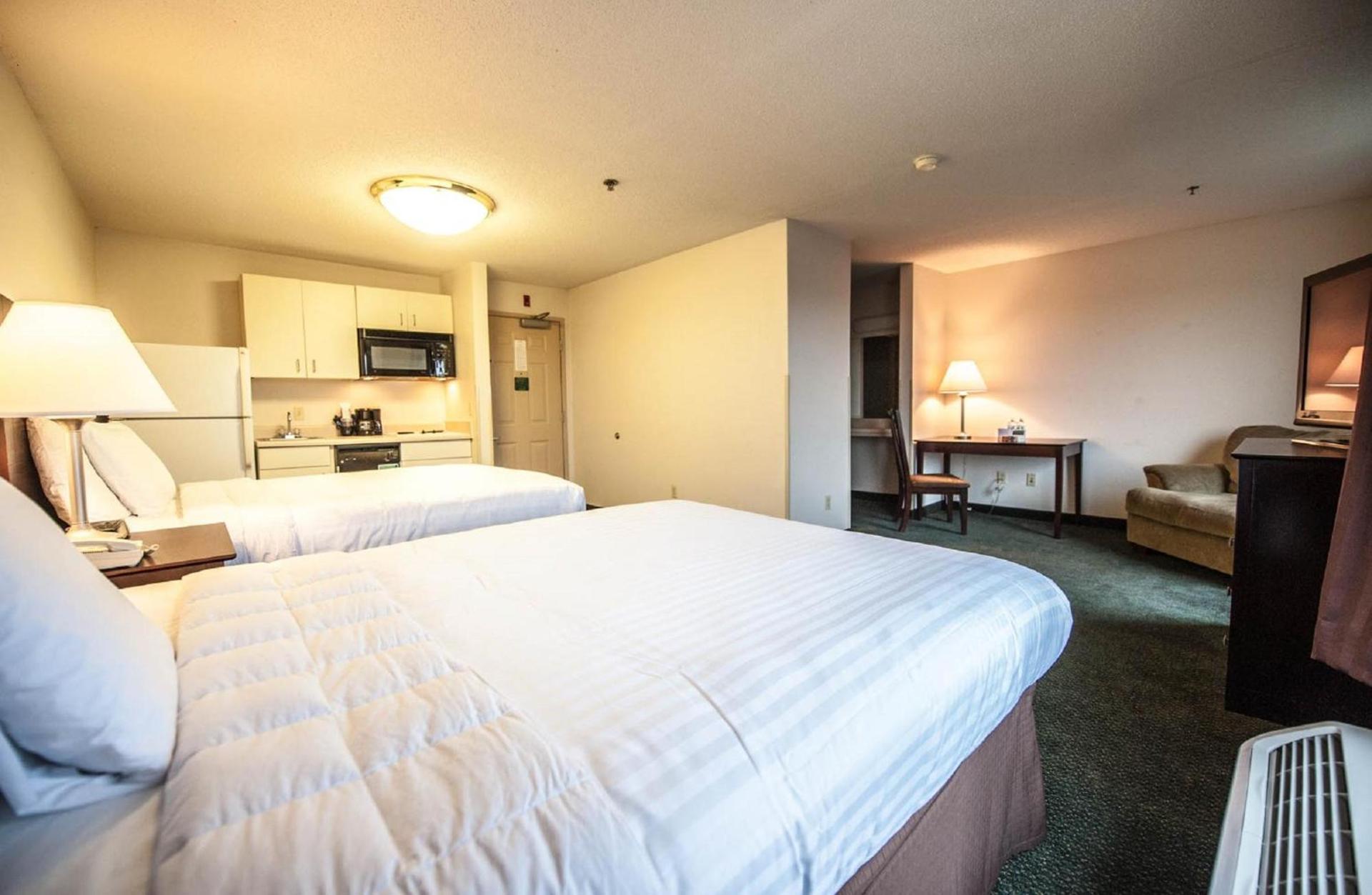 Greystone Inn & Suites photo 13